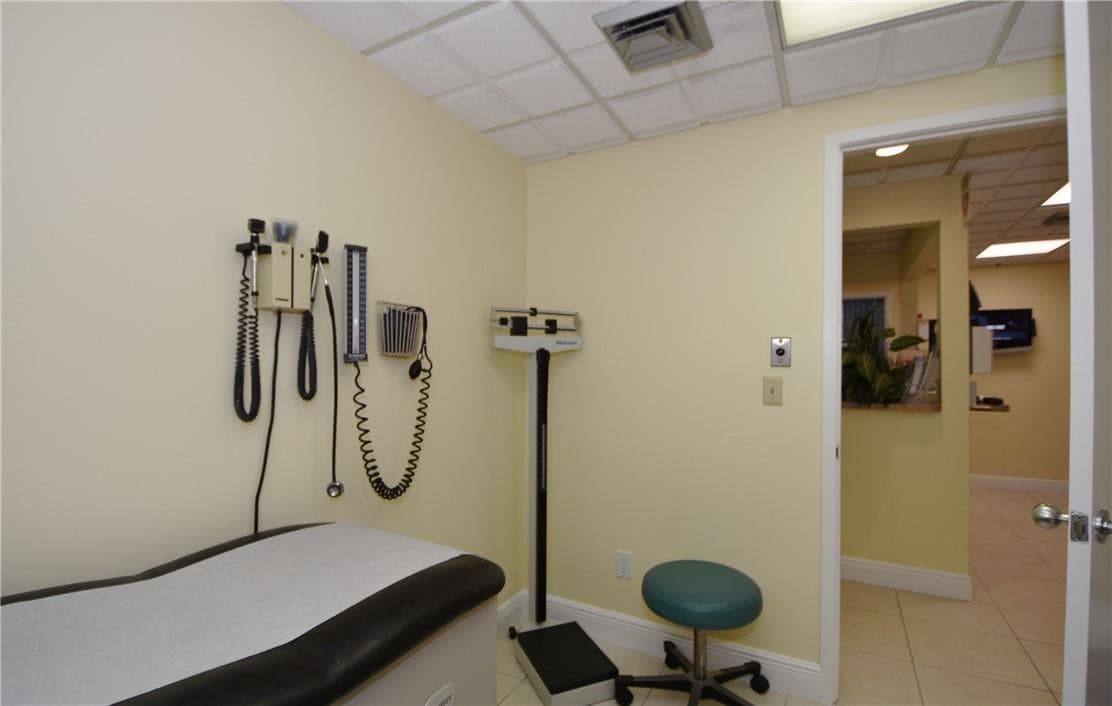 1820 E Commercial Boulevard, Fort Lauderdale, FL 33308 — photo 15 of 36