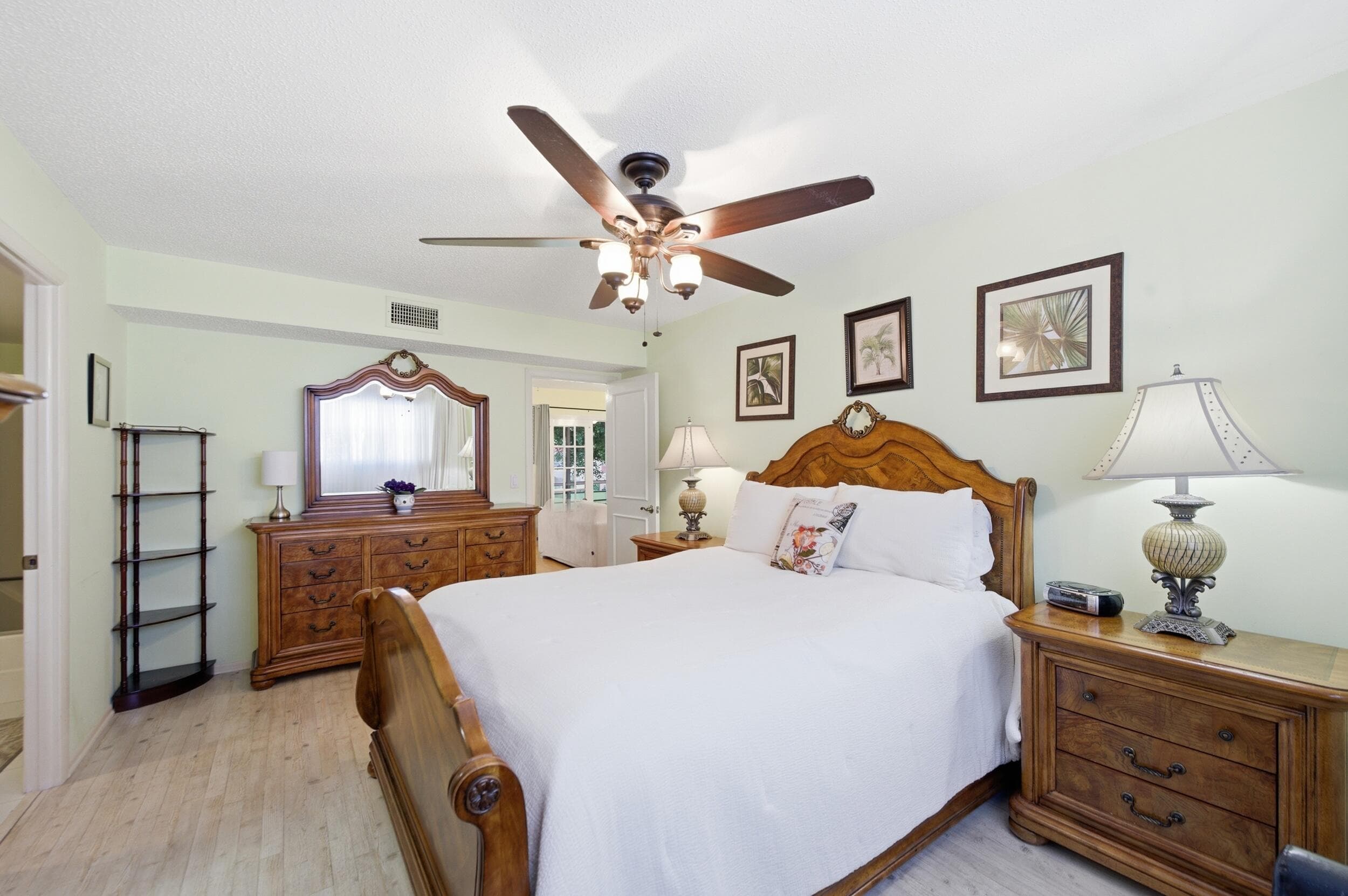 112 Lake Anne Drive, West Palm Beach, FL 33411 — photo 12 of 24