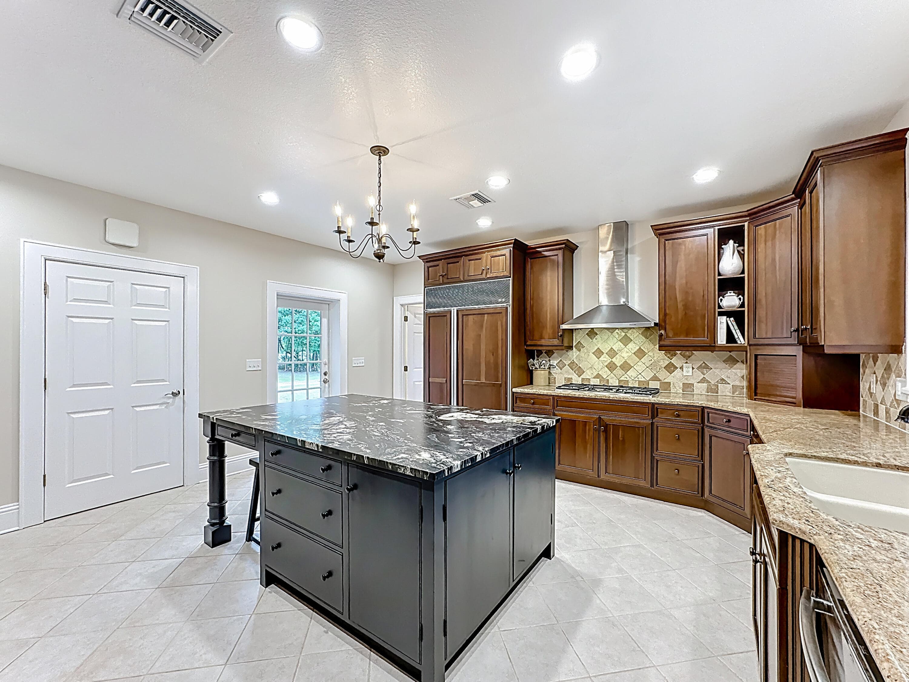 2135 55th Avenue SW, Vero Beach, FL 32968 — photo 18 of 50