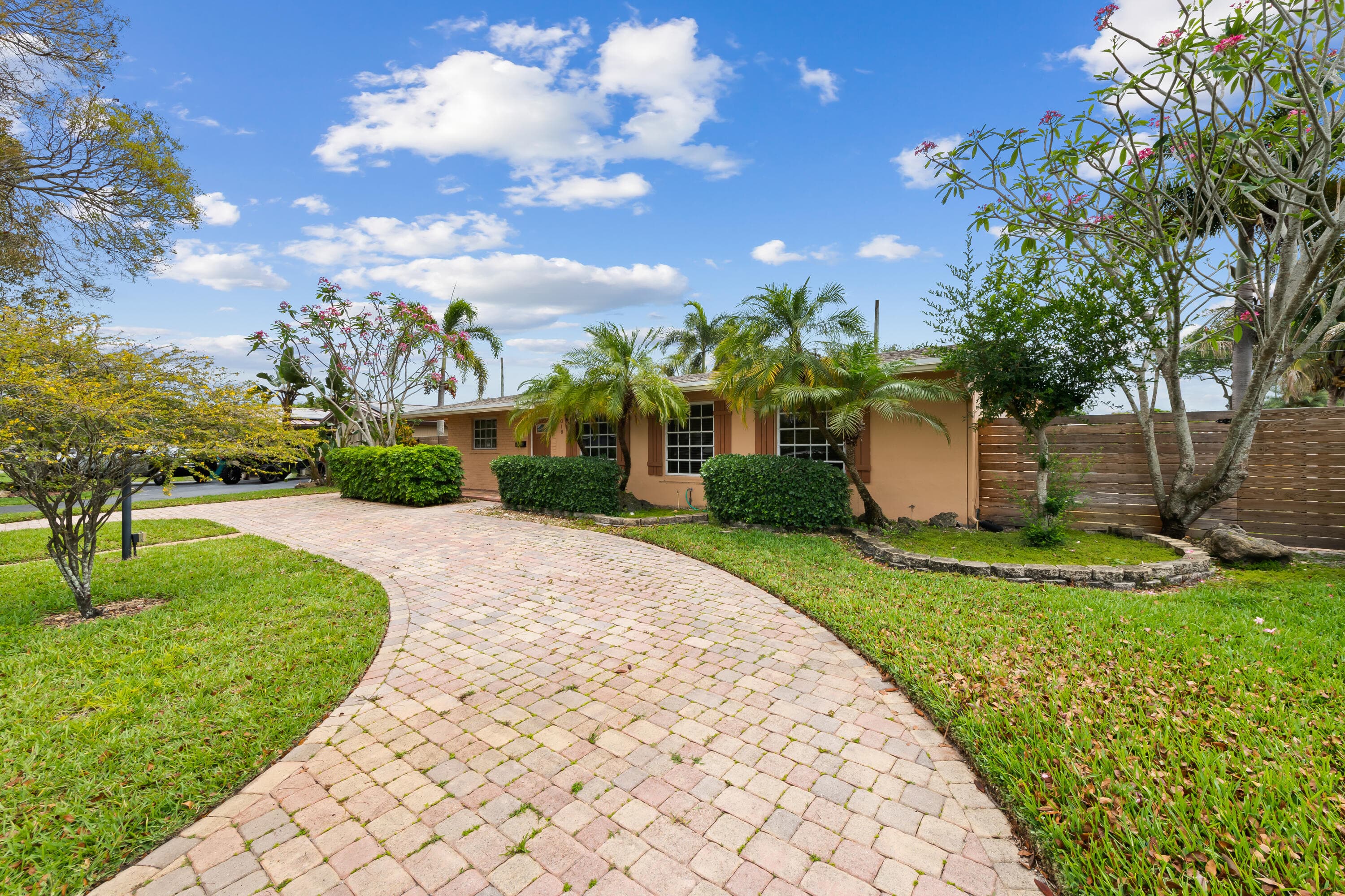 5018 SW 91st Terrace, Cooper City, FL 33328 — photo 3 of 41