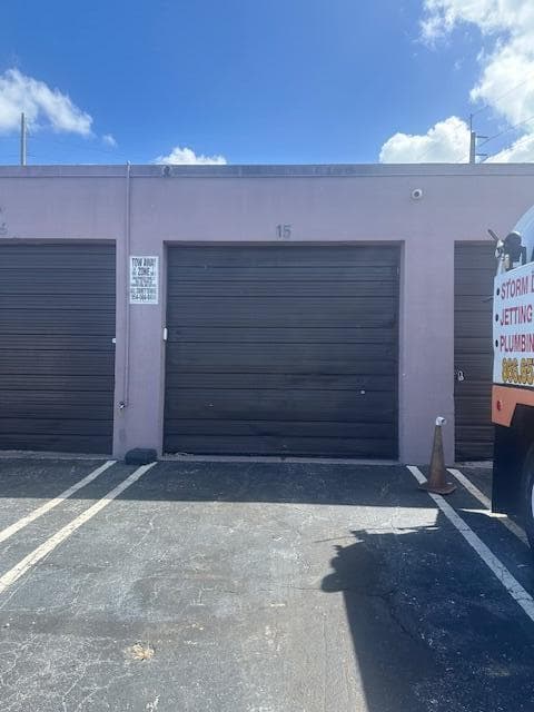 860 NW 45th Street 15, Oakland Park, FL 33309 — photo 1 of 6