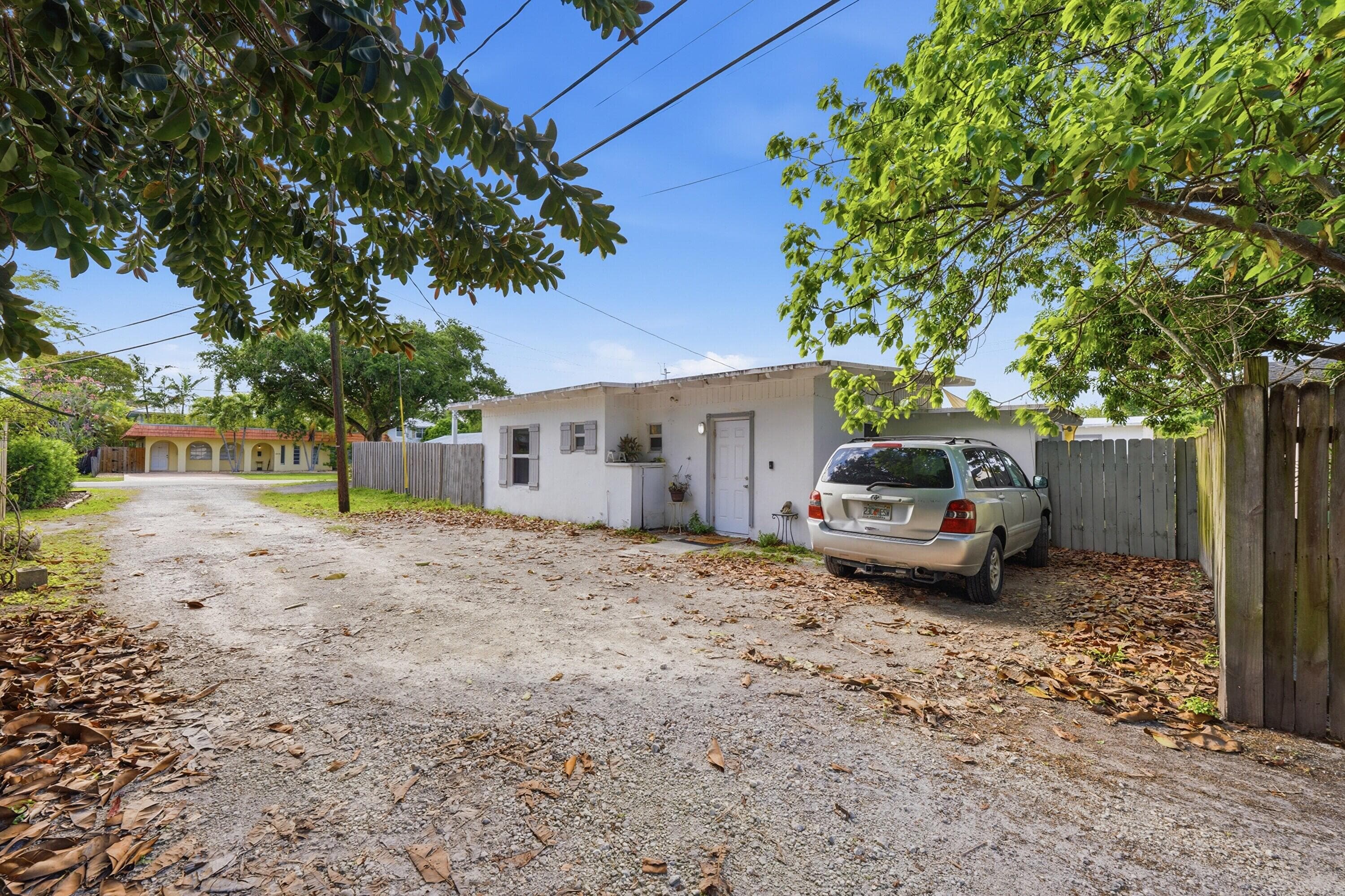 516 SW 15th Street 1-1, Fort Lauderdale, FL 33315 — photo 22 of 37