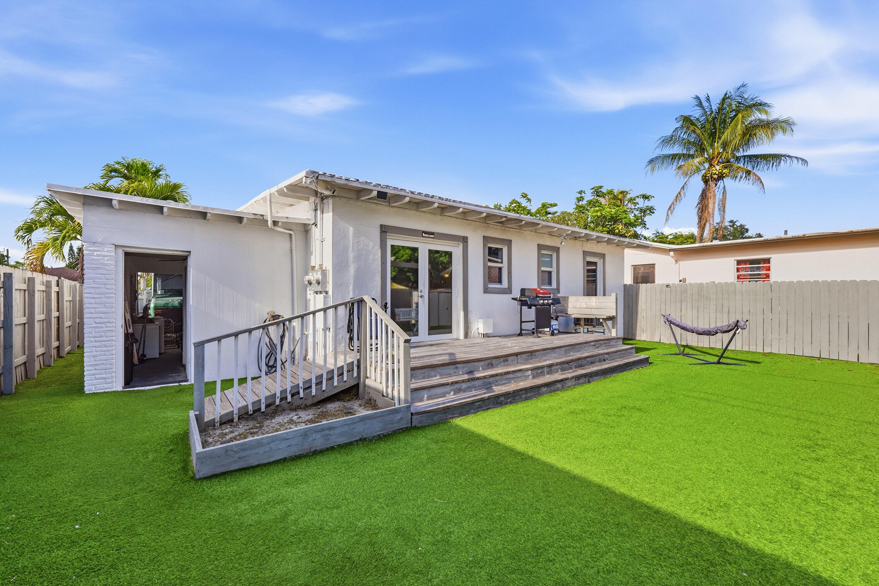 516 SW 15th Street 1-1, Fort Lauderdale, FL 33315 — photo 17 of 37