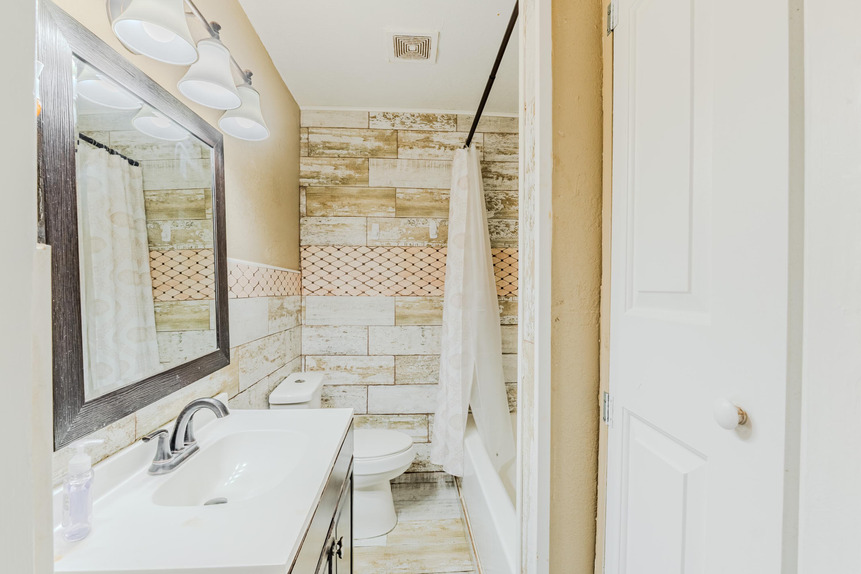 112 W 34th Street 1, Riviera Beach, FL 33404 — photo 10 of 23