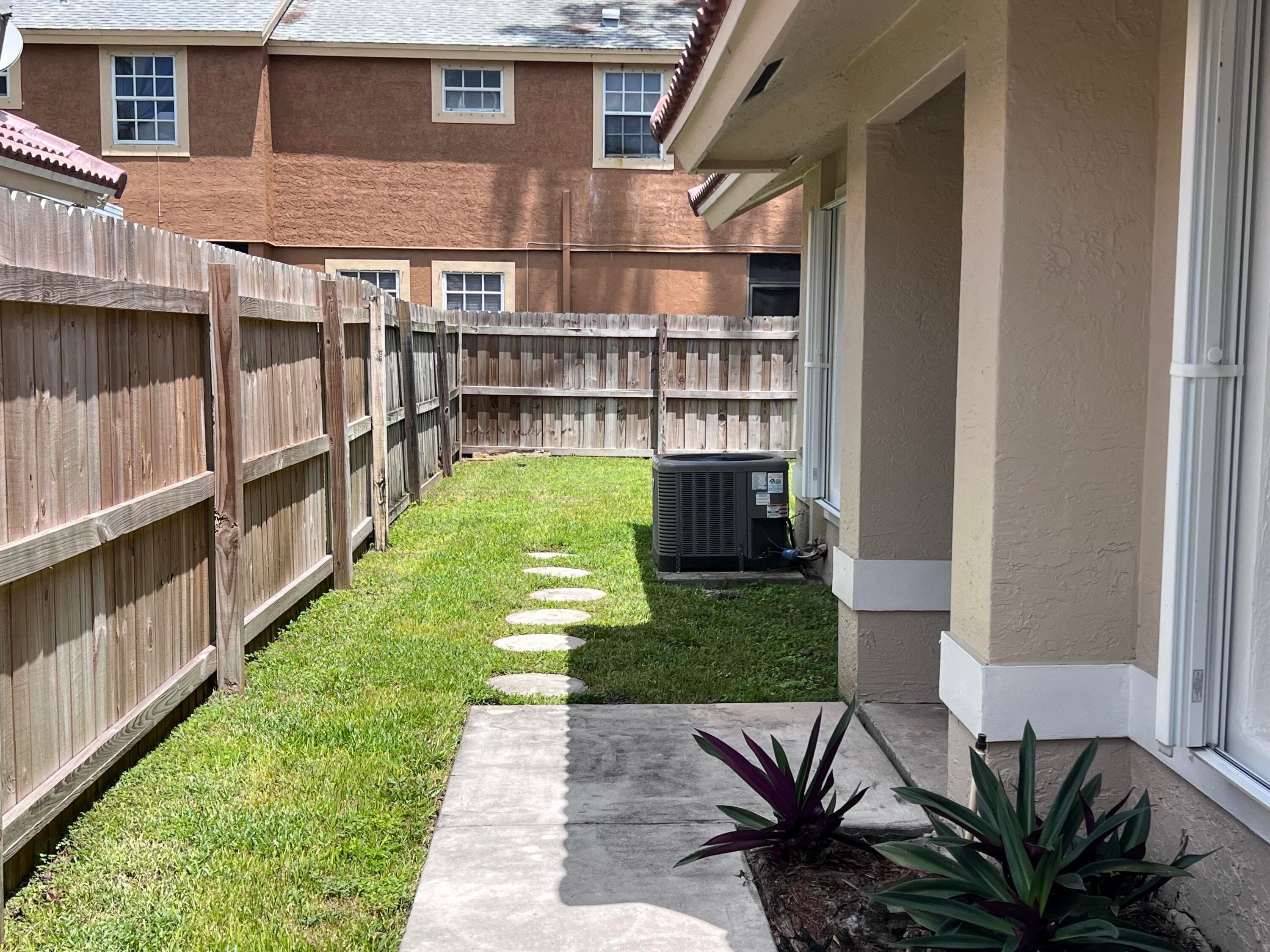 1598 Hawthorne Place, Wellington, FL 33414 — photo 3 of 38