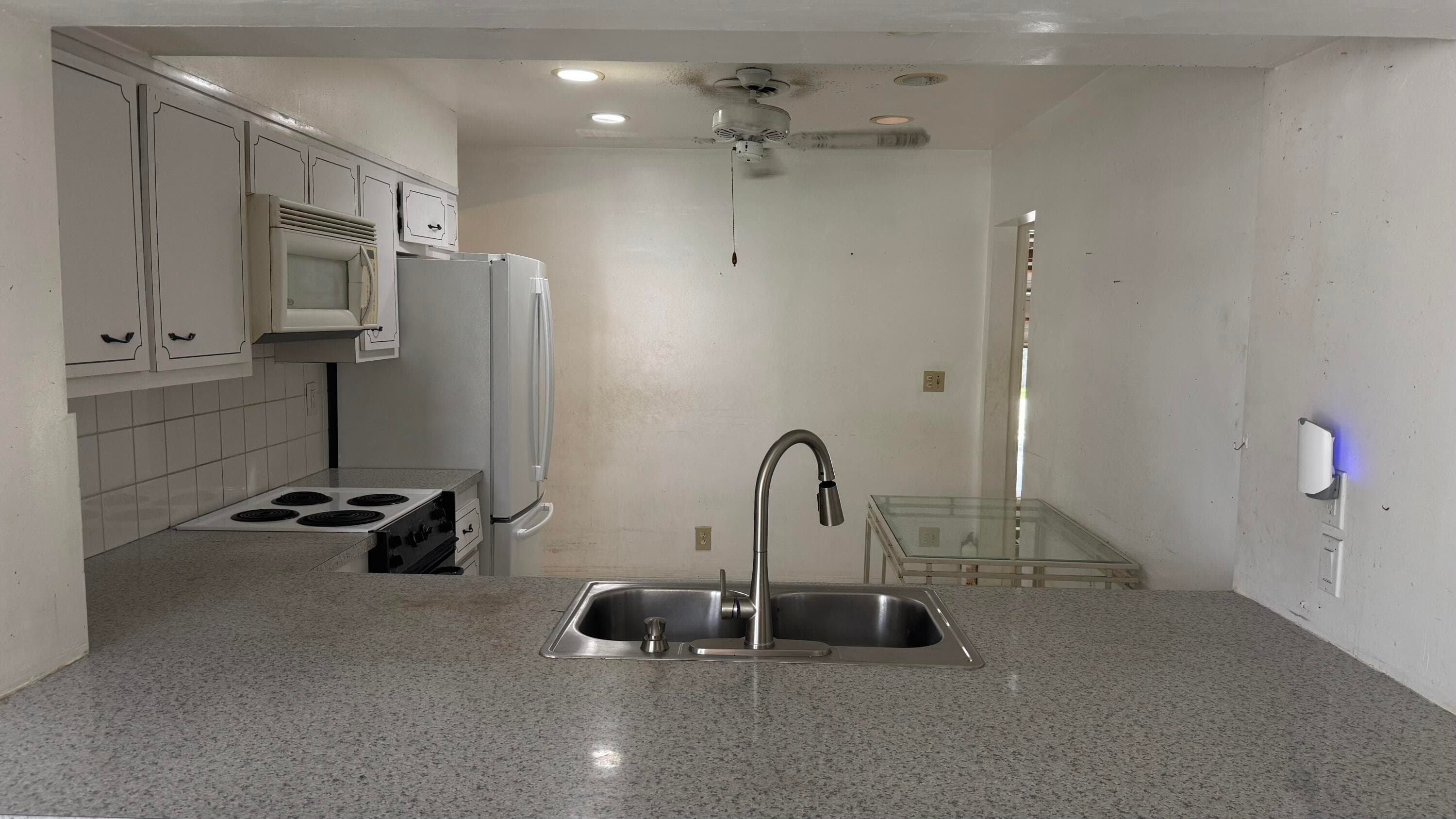 5401 W Park Road, Hollywood, FL 33021 — photo 14 of 27