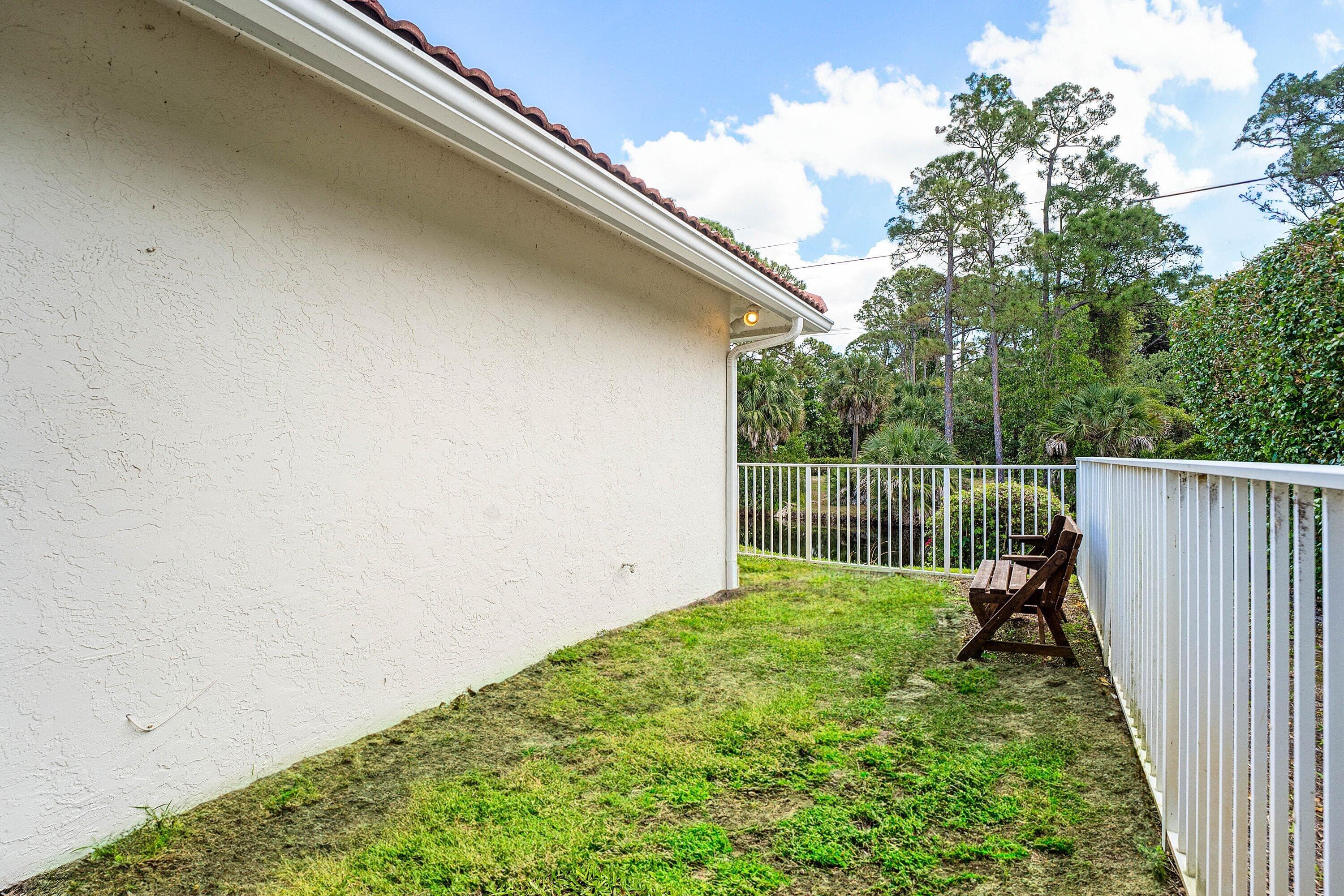 104 Hidden Hollow, Palm Beach Gardens, FL 33418 — photo 30 of 39