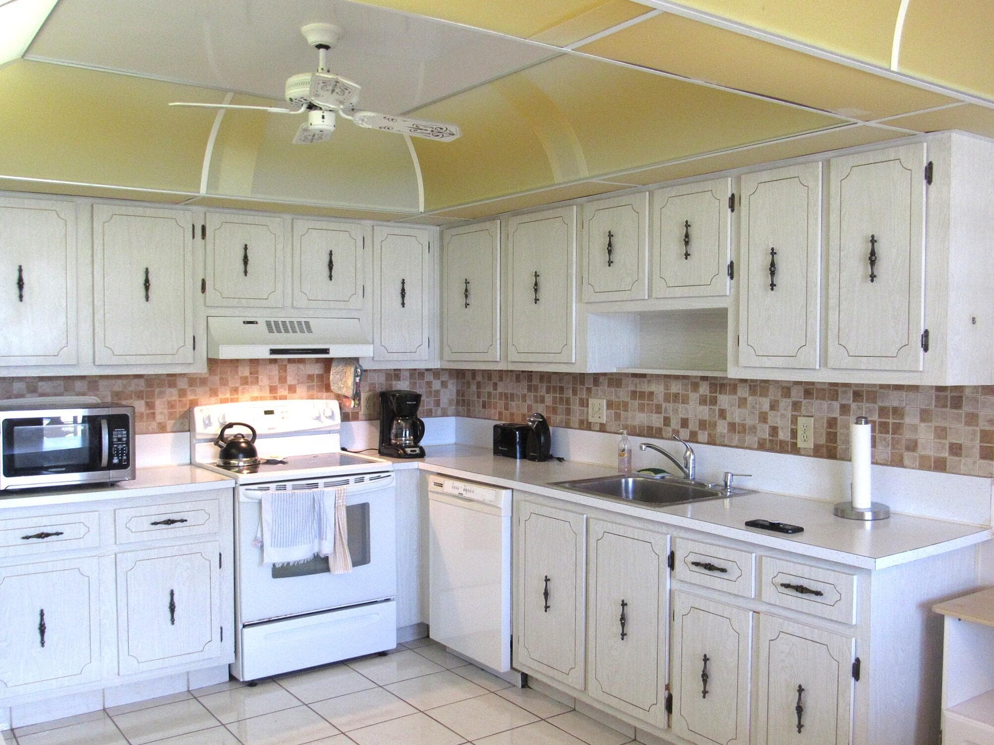 1830 NW 18th Street 201, Delray Beach, FL 33445 — photo 10 of 27