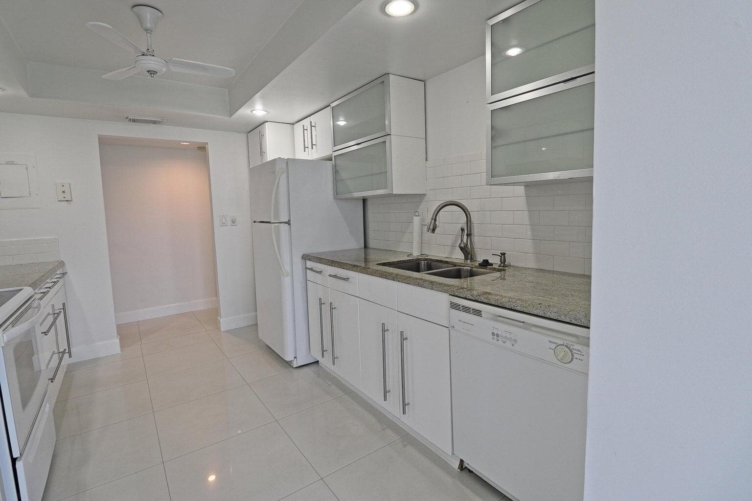 800 Parkview Drive 602, Hallandale Beach, FL 33009 — photo 11 of 27
