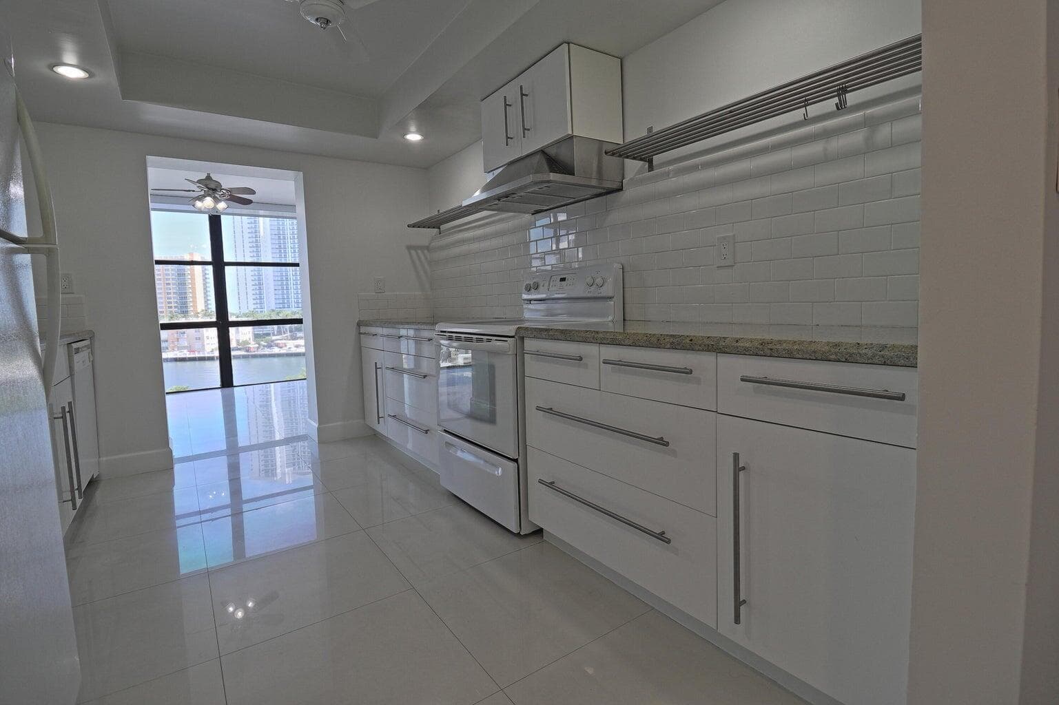 800 Parkview Drive 602, Hallandale Beach, FL 33009 — photo 12 of 27