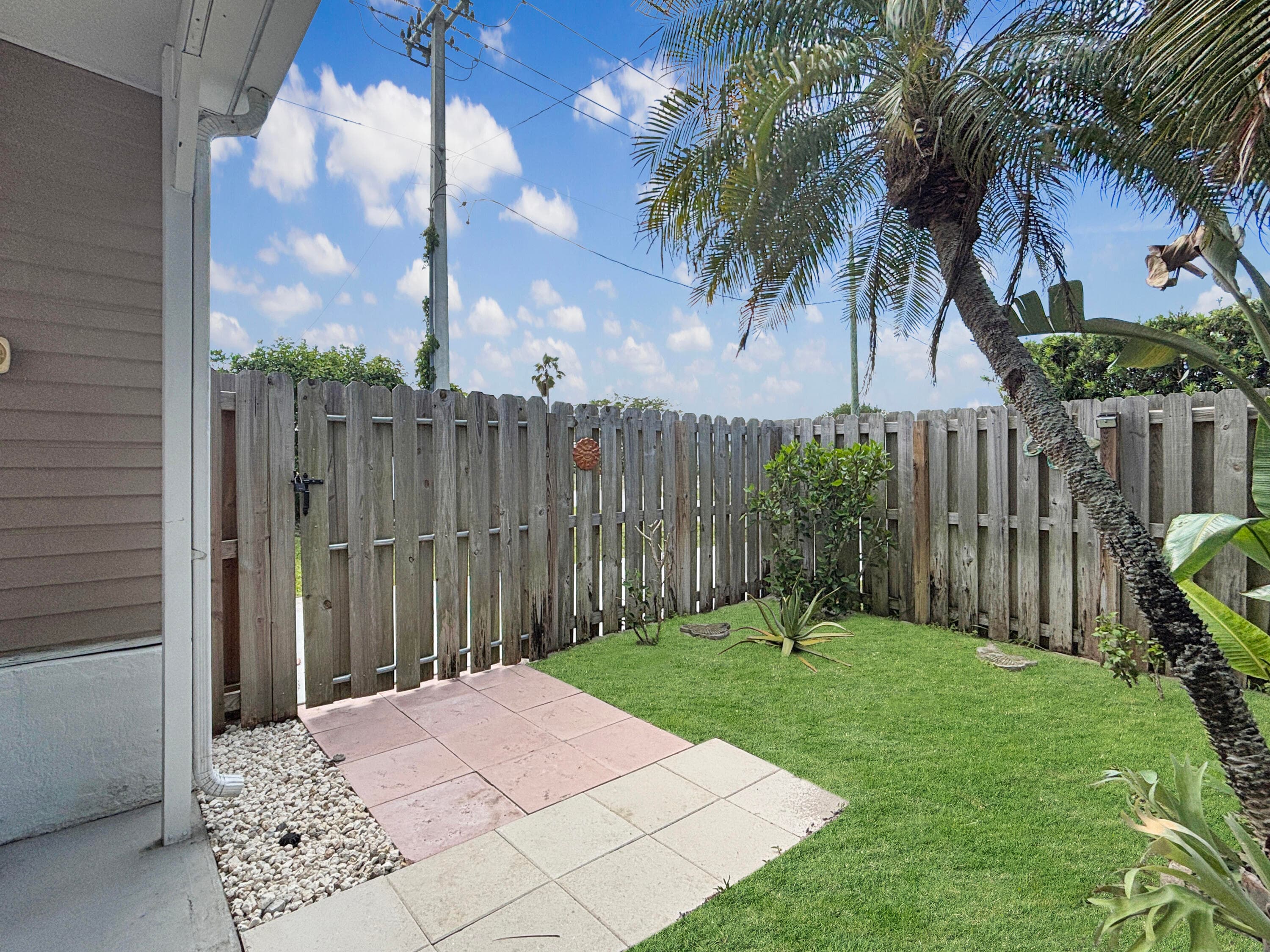 7568 SE Swan Avenue, Hobe Sound, FL 33455 — photo 26 of 29