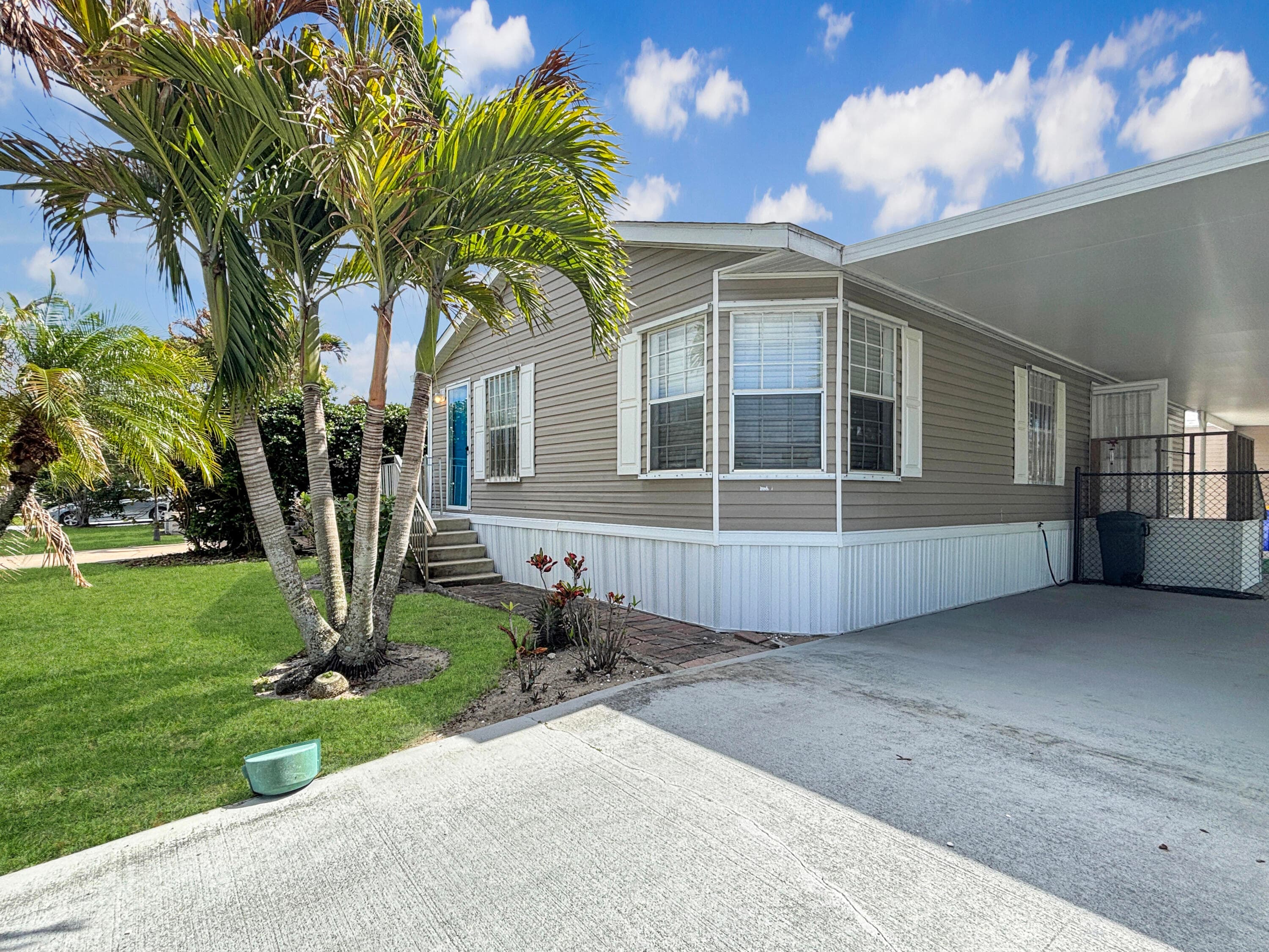 7568 SE Swan Avenue, Hobe Sound, FL 33455 — photo 3 of 29
