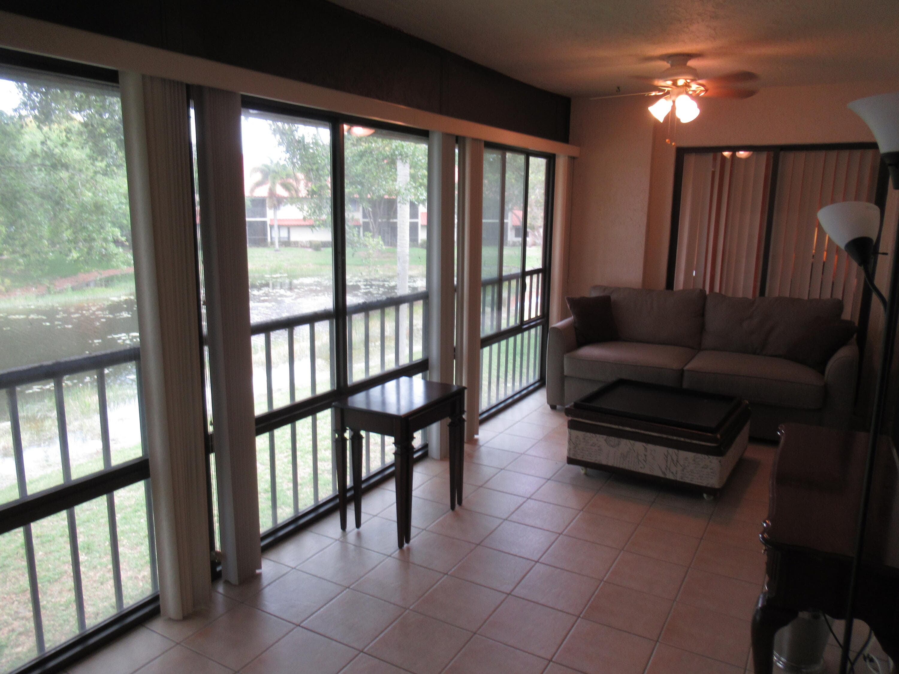 4 Lexington Lane E F, Palm Beach Gardens, FL 33418 — photo 7 of 13