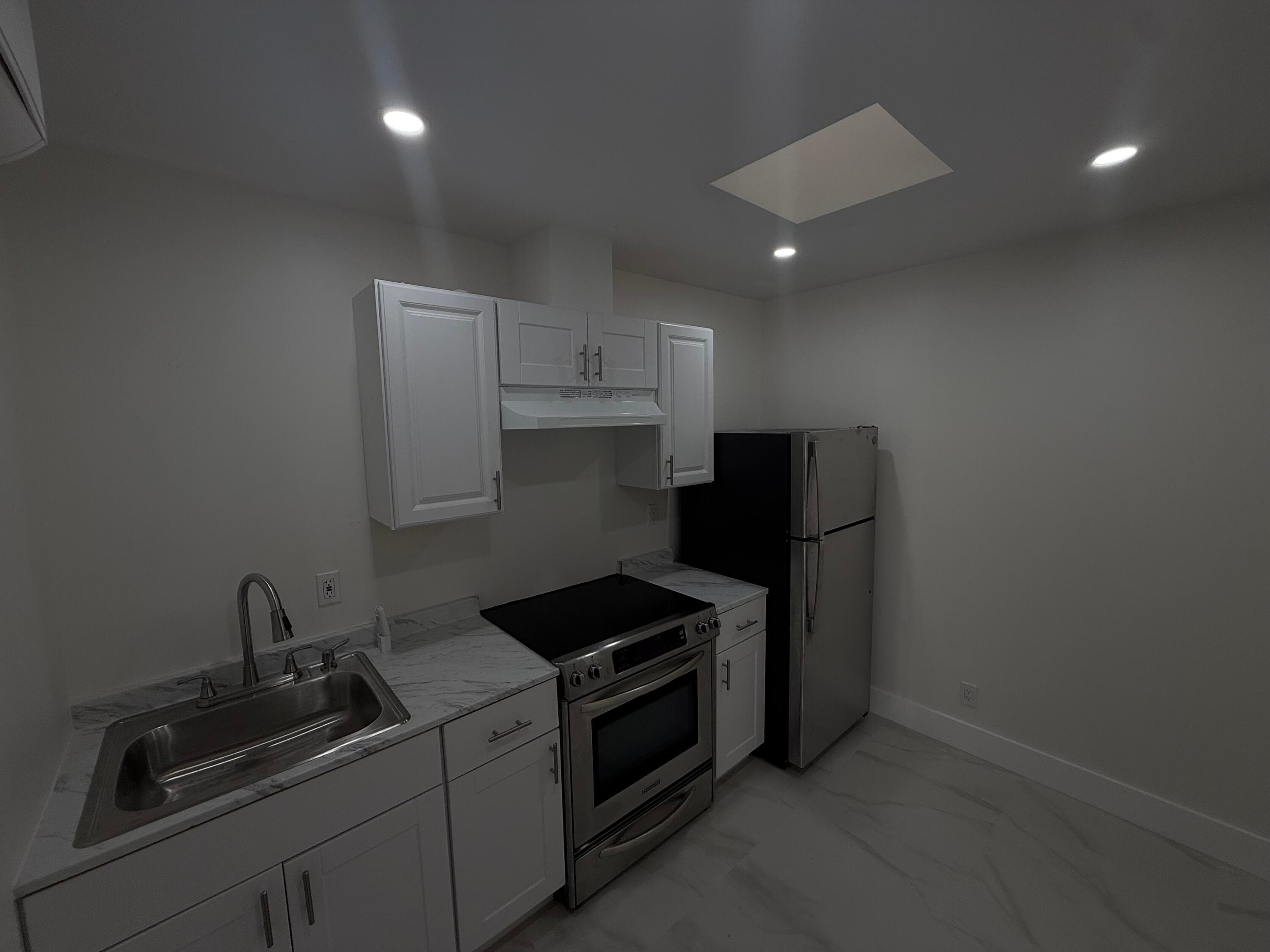 2550 Lake Haven Road, West Palm Beach, FL 33415 — photo 4 of 11