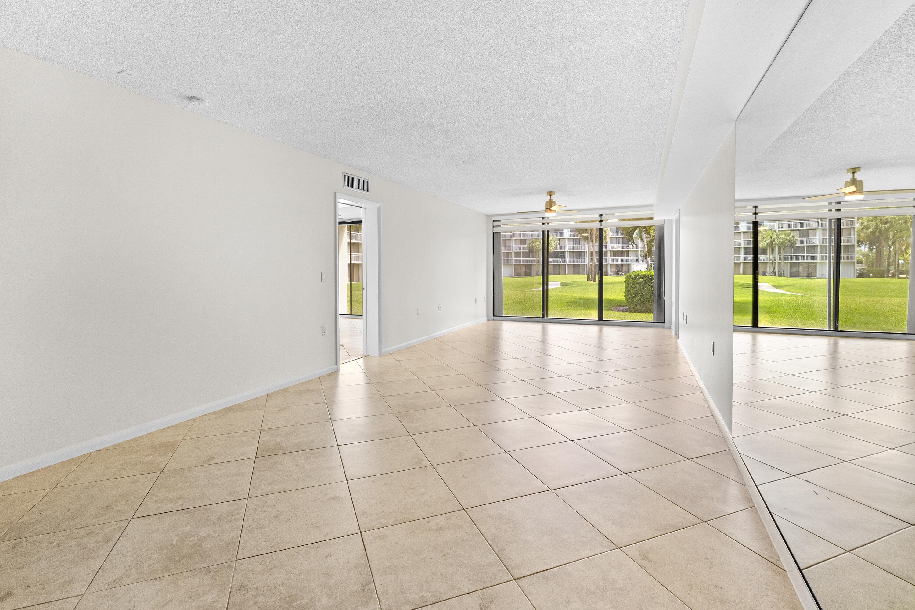 2561 Village Boulevard 103, West Palm Beach, FL 33409 — photo 4 of 38