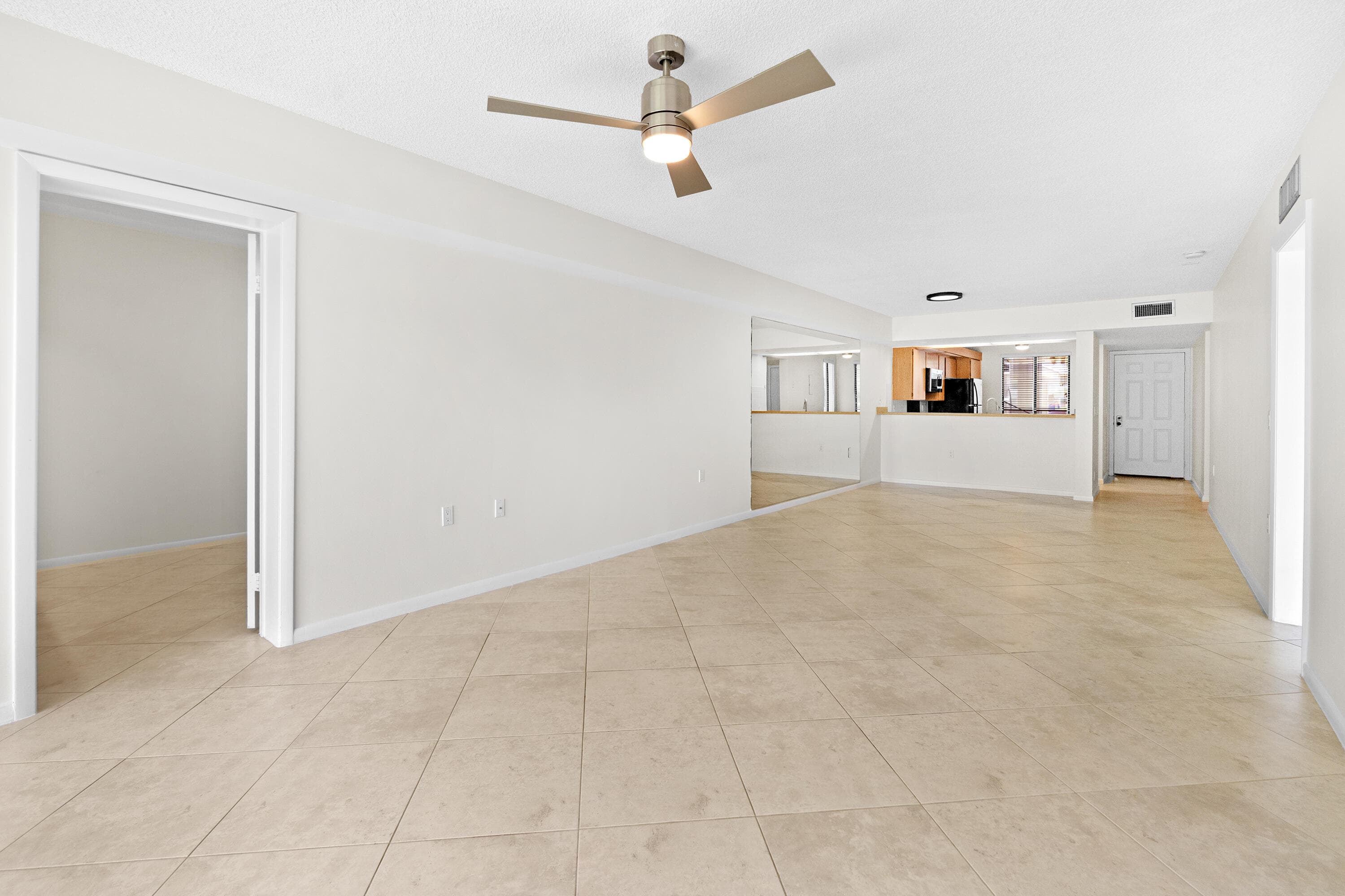 2561 Village Boulevard 103, West Palm Beach, FL 33409 — photo 8 of 38
