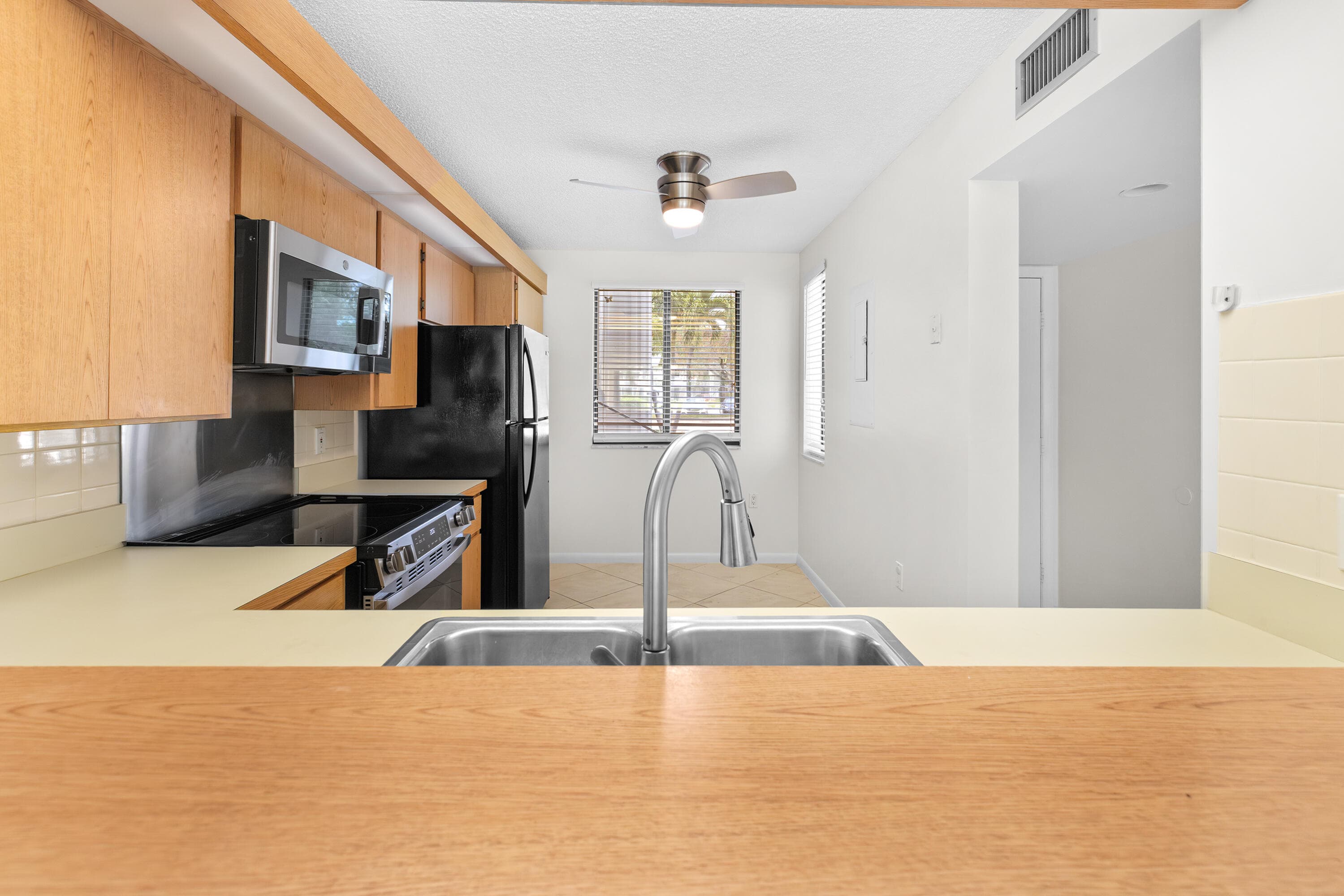 2561 Village Boulevard 103, West Palm Beach, FL 33409 — photo 12 of 38