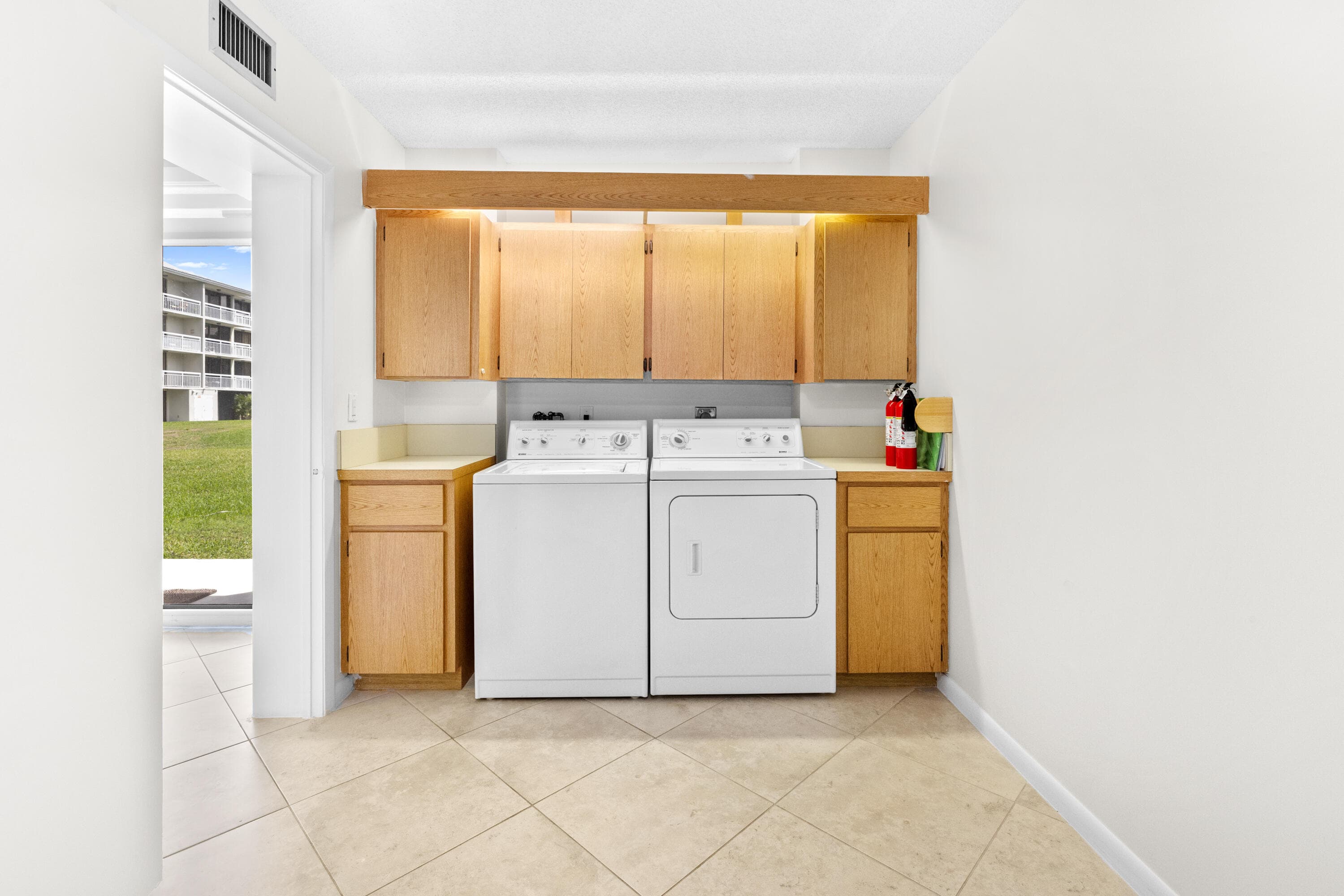 2561 Village Boulevard 103, West Palm Beach, FL 33409 — photo 27 of 38
