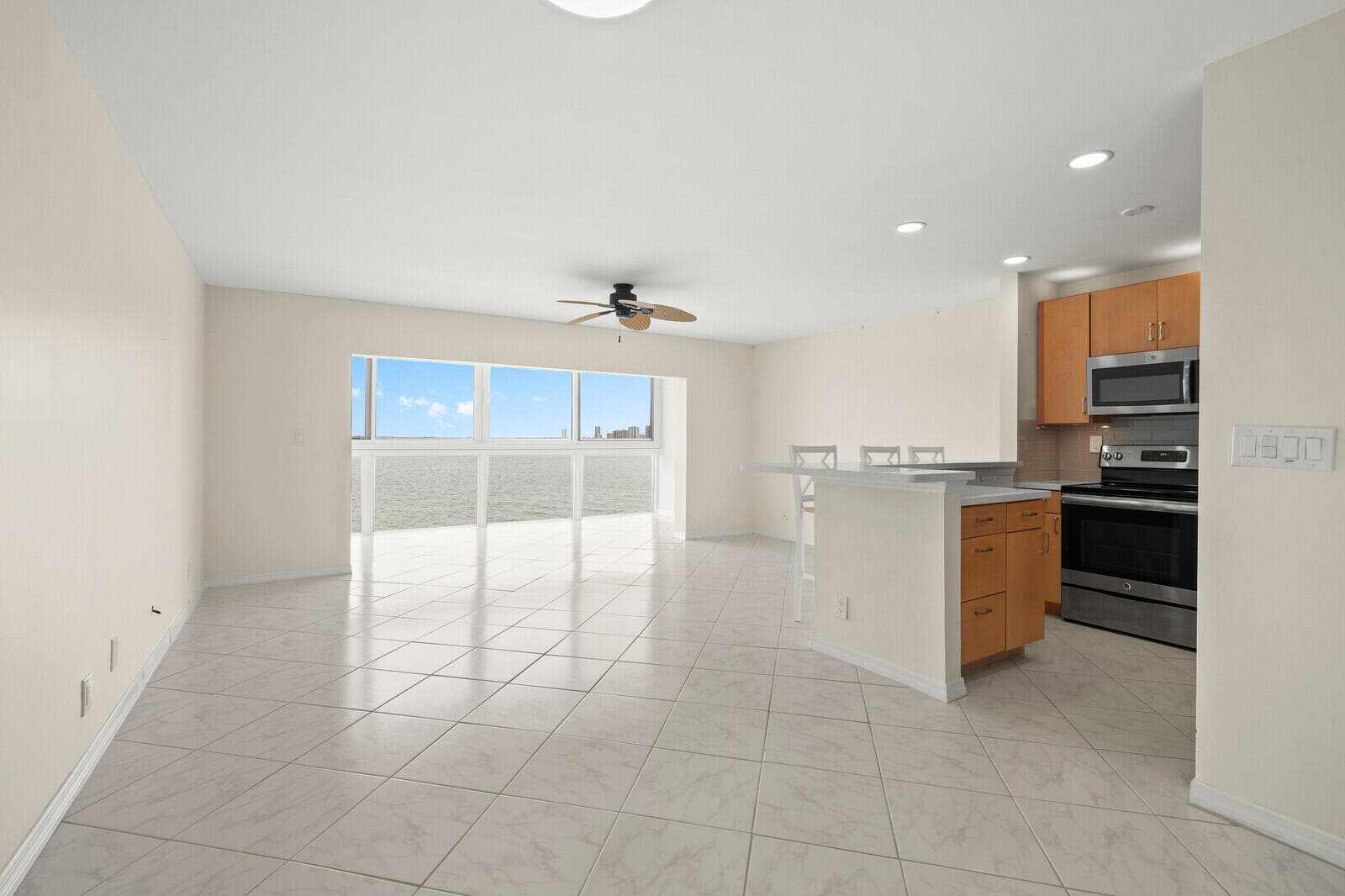 400 Wilma Circle 207, Riviera Beach, FL 33404 — photo 5 of 26