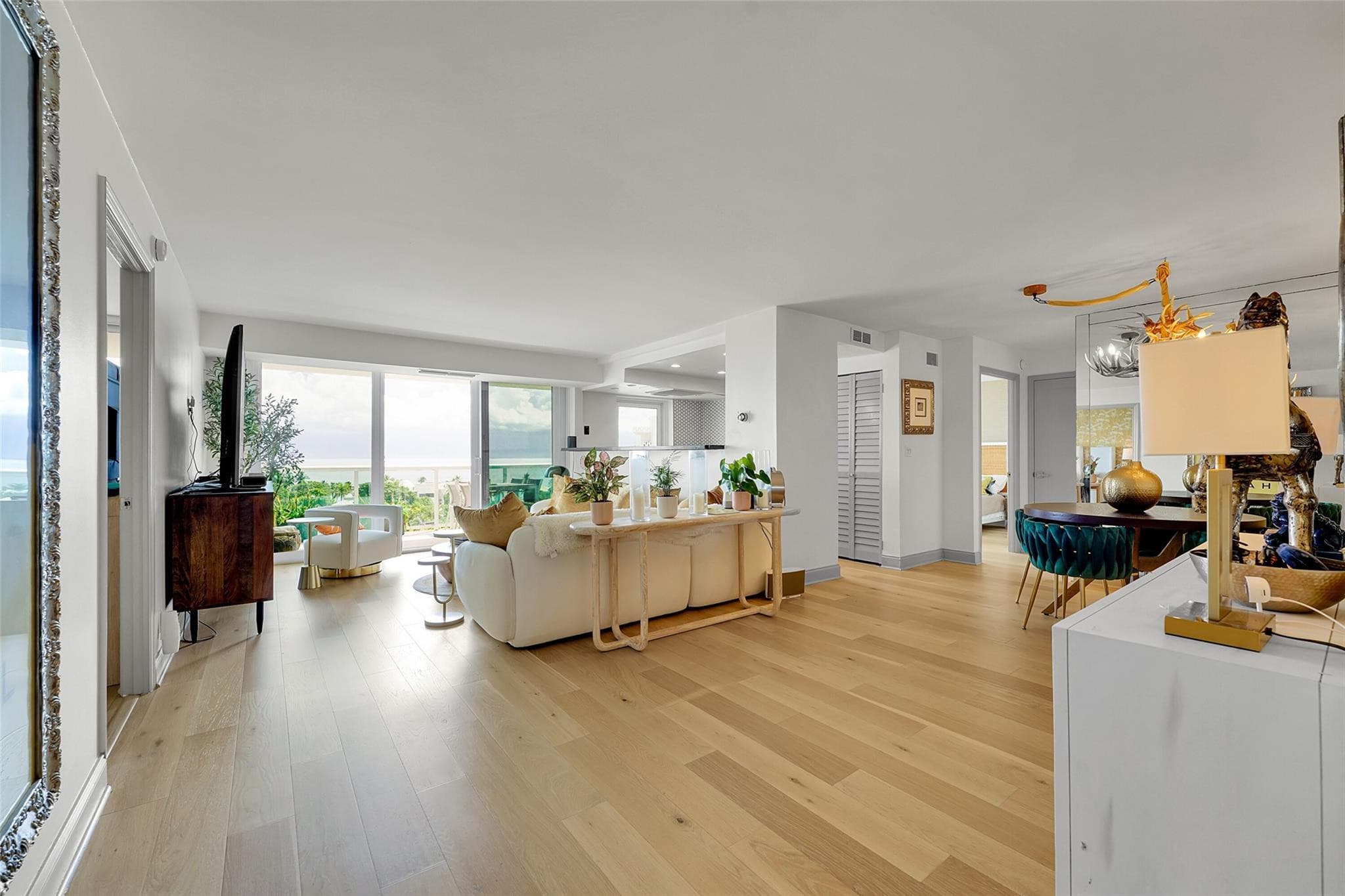 2841 N Ocean Boulevard 1004, Fort Lauderdale, FL 33308 — photo 1 of 47