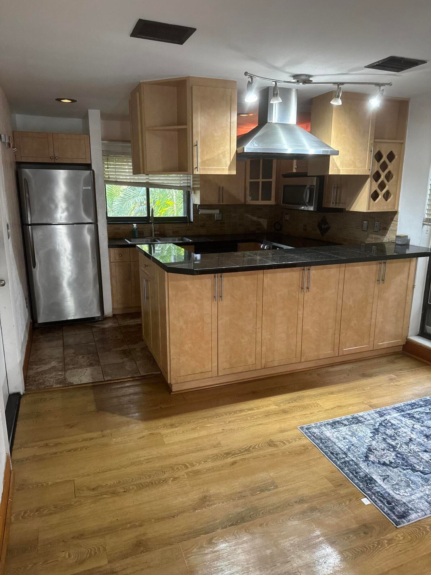 1000 NW N River Drive 16, Miami, FL 33136 — photo 4 of 18