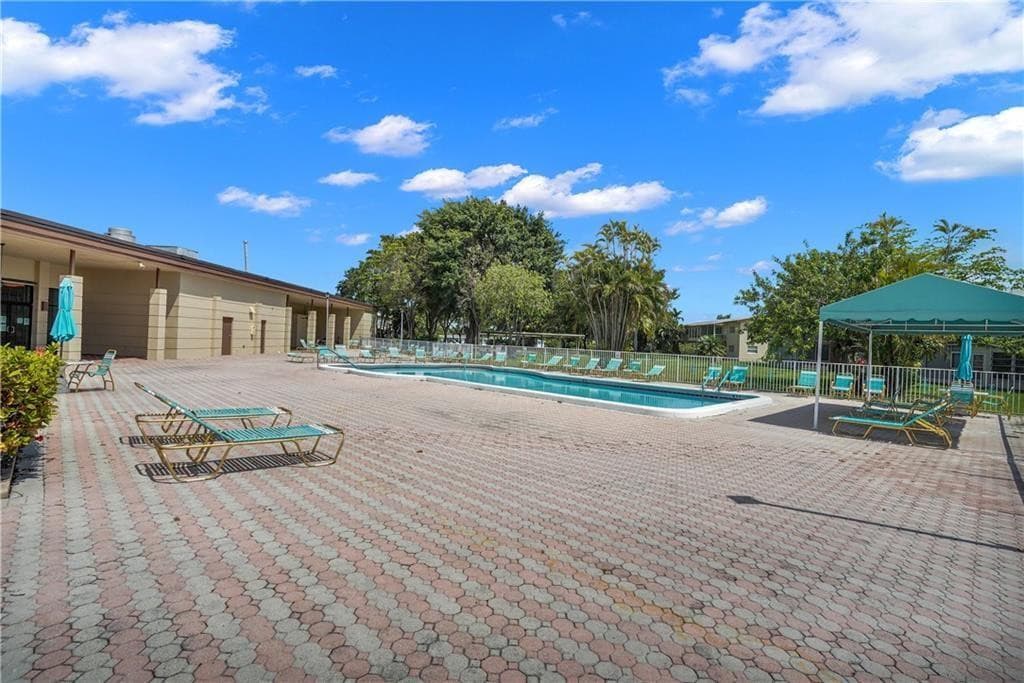 7605 NW 5th Place 106, Margate, FL 33063 — photo 7 of 9