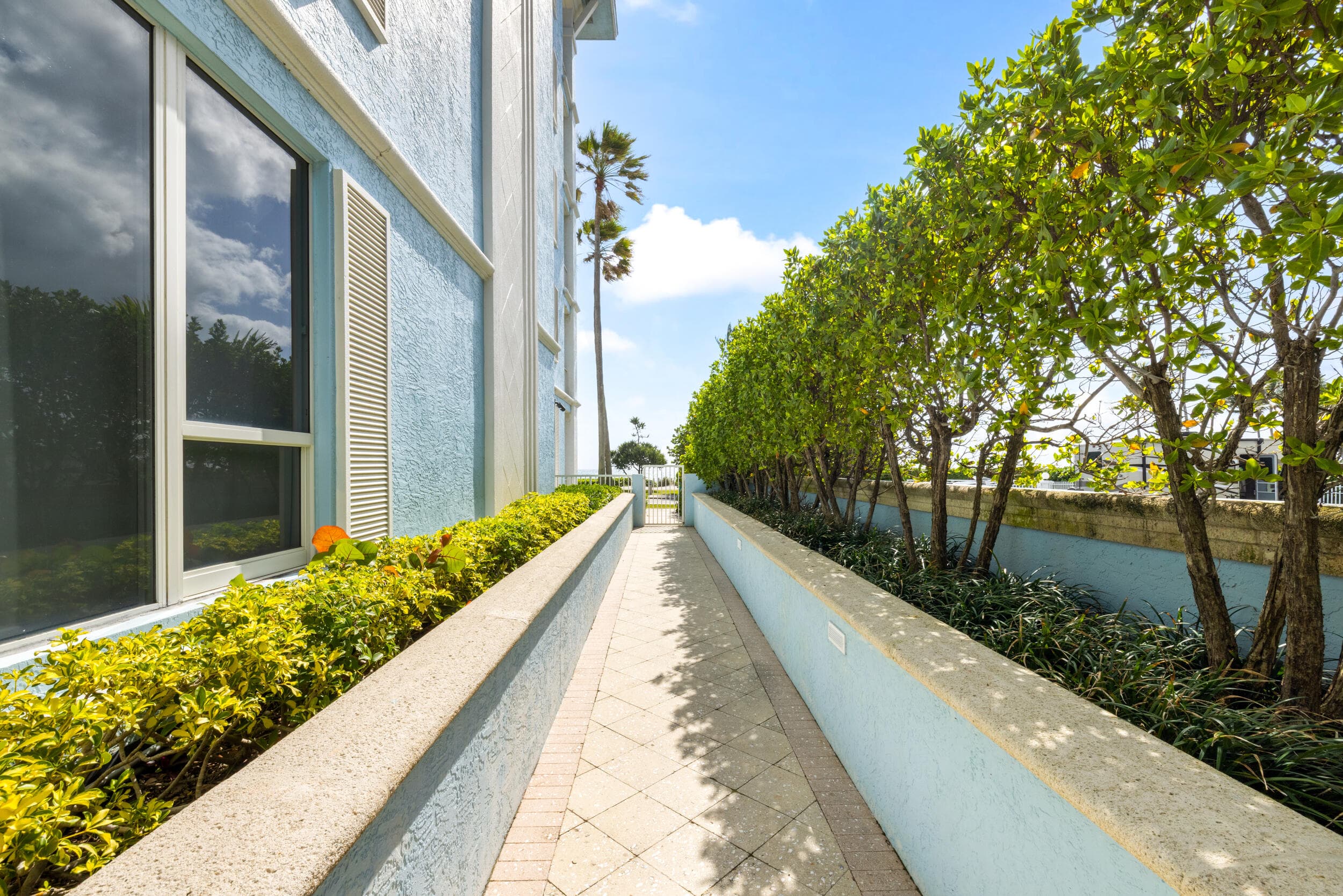 701 SE 21st Avenue 201, Deerfield Beach, FL 33441 — photo 30 of 36