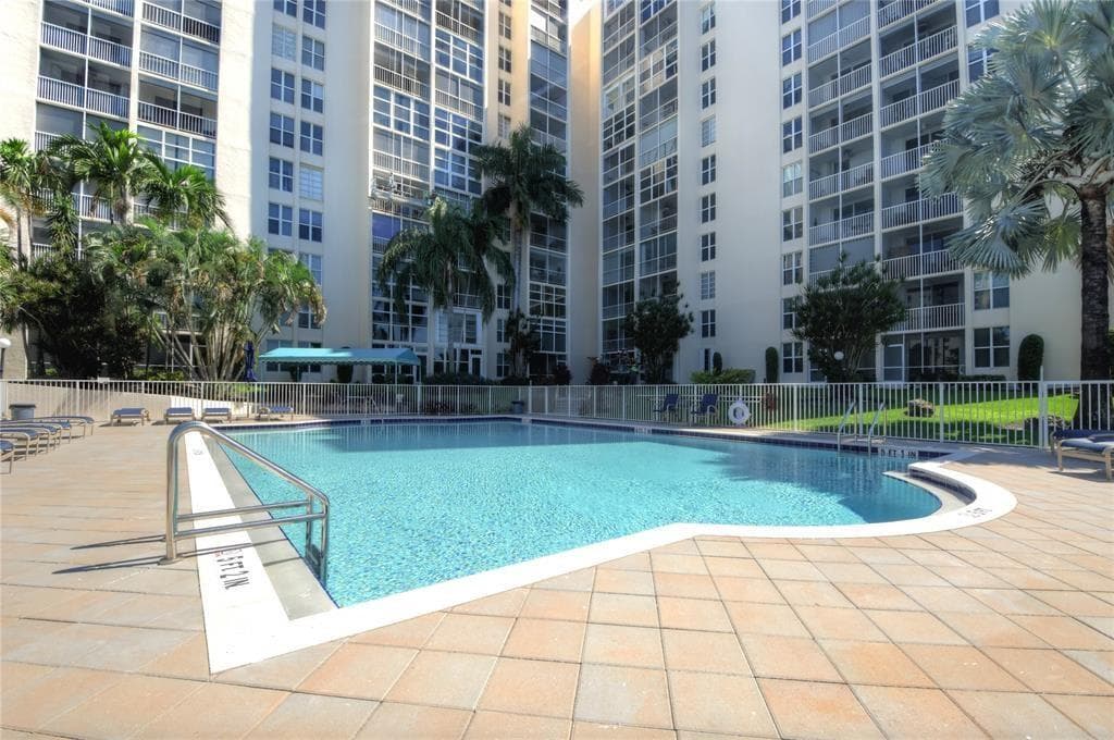 1391 S Ocean Boulevard 204, Pompano Beach, FL 33062 — photo 16 of 20
