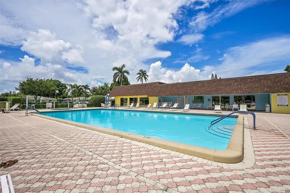 2480 Juniper Drive 204, Delray Beach, FL 33445 — photo 24 of 28