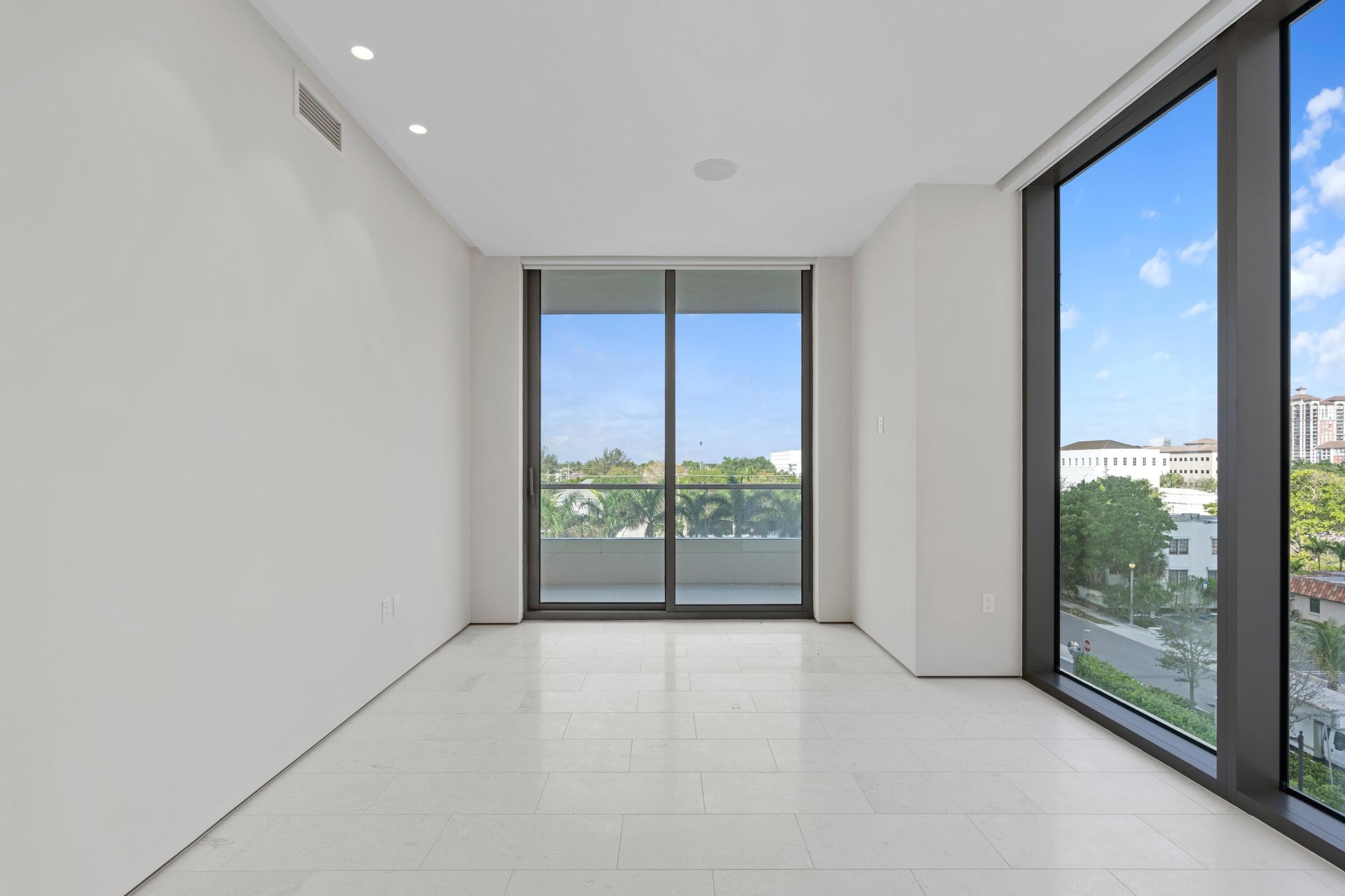 200 Arkona Court 401, West Palm Beach, FL 33401 — photo 3 of 12