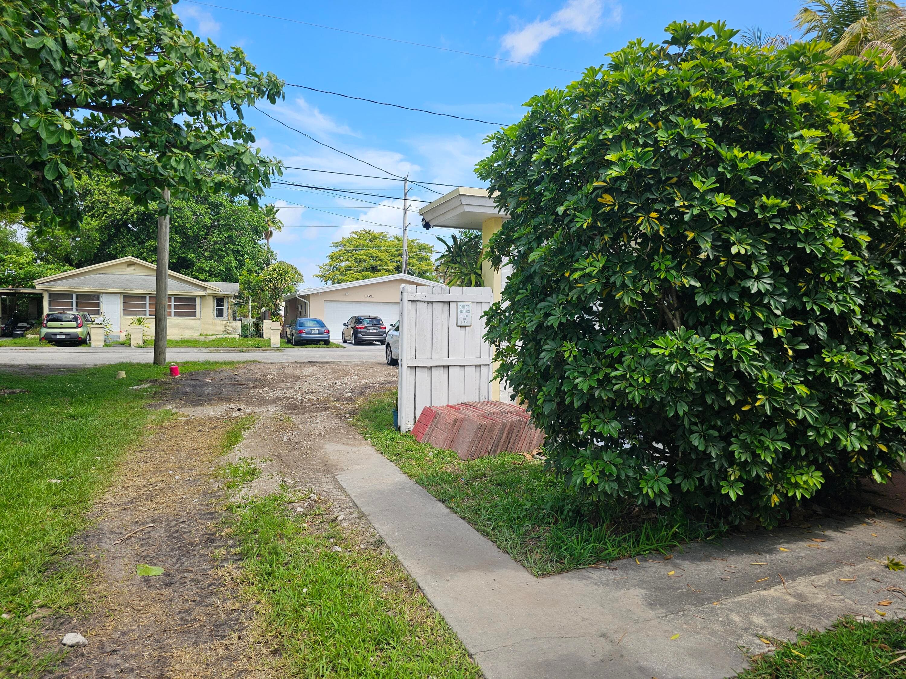 2512 Arthur Street, Hollywood, FL 33020 — photo 5 of 18