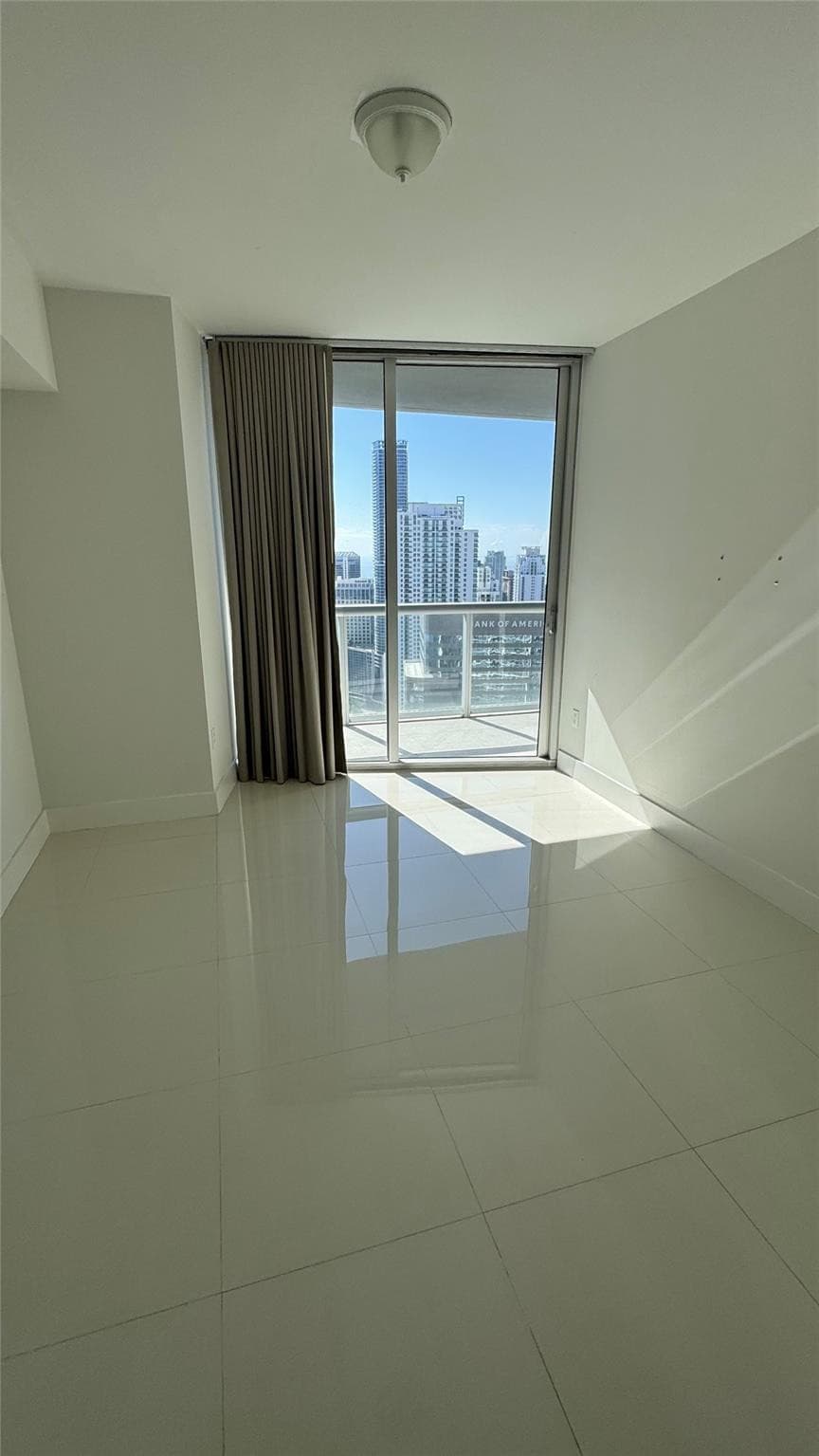 475 Brickell Avenue 4913, Miami, FL 33131 — photo 6 of 9