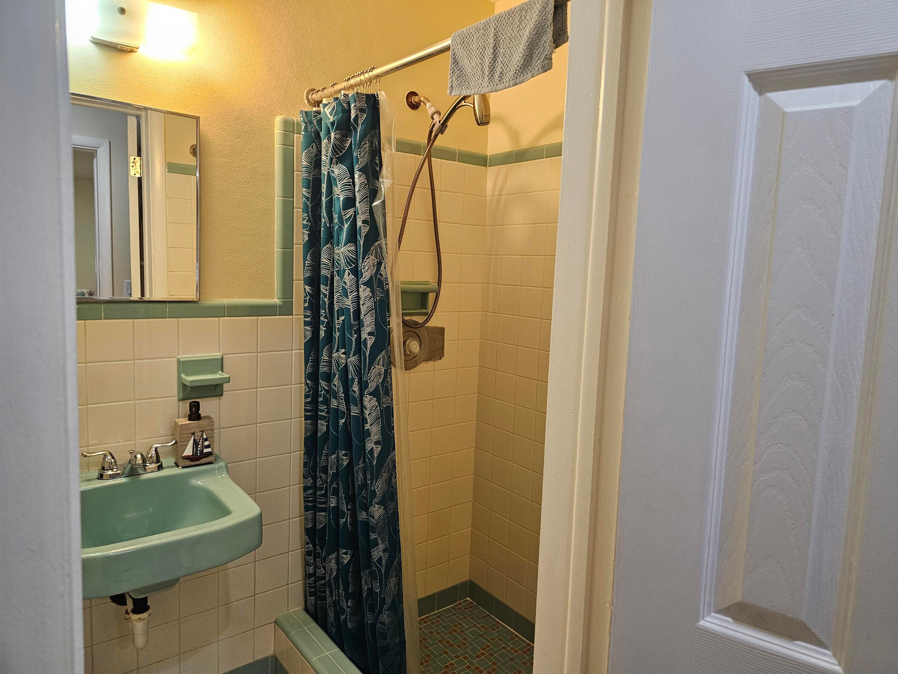 2512 Arthur Street, Hollywood, FL 33020 — photo 14 of 18