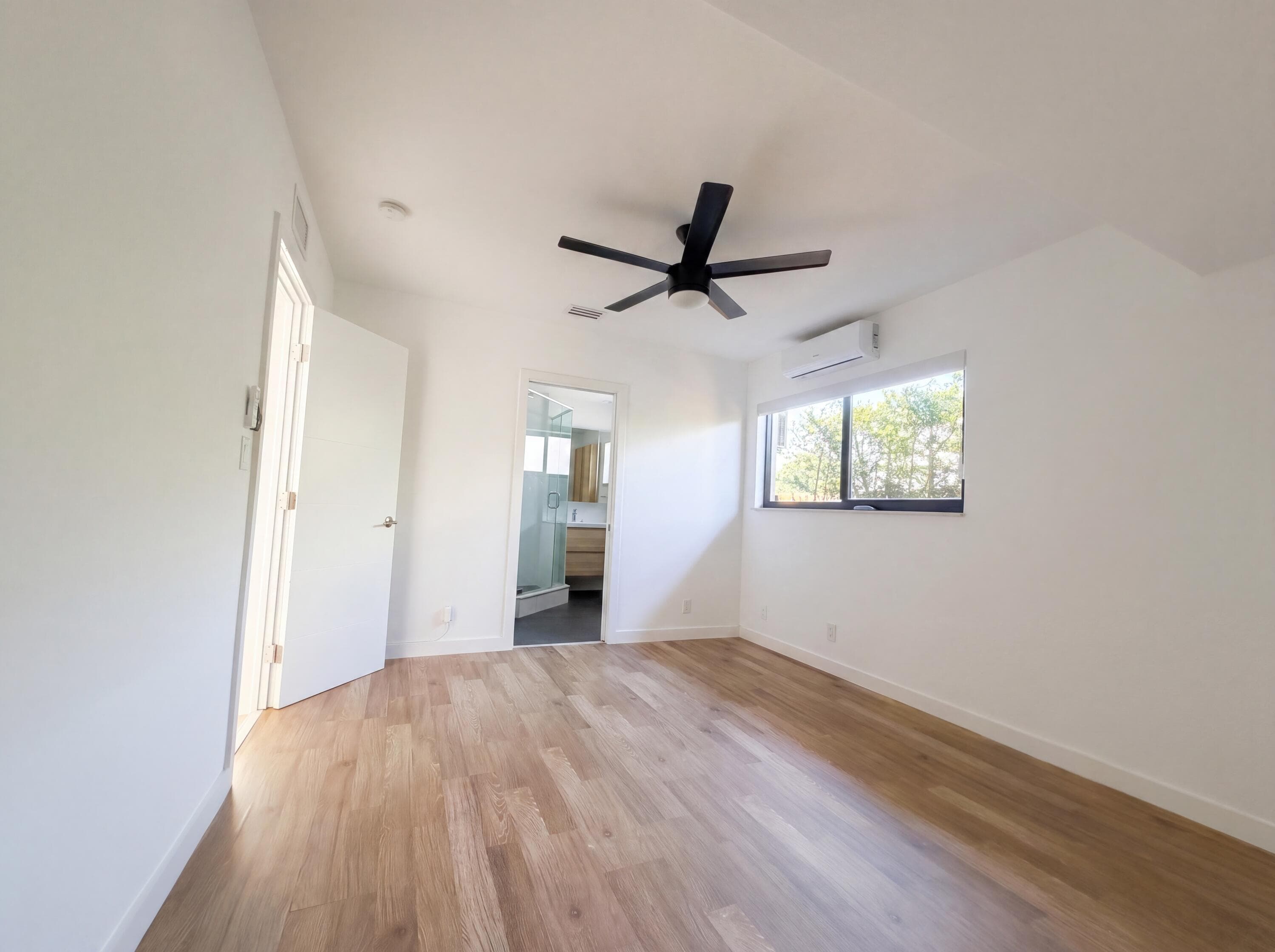 1717 NE 20th Avenue, Fort Lauderdale, FL 33305 — photo 4 of 15