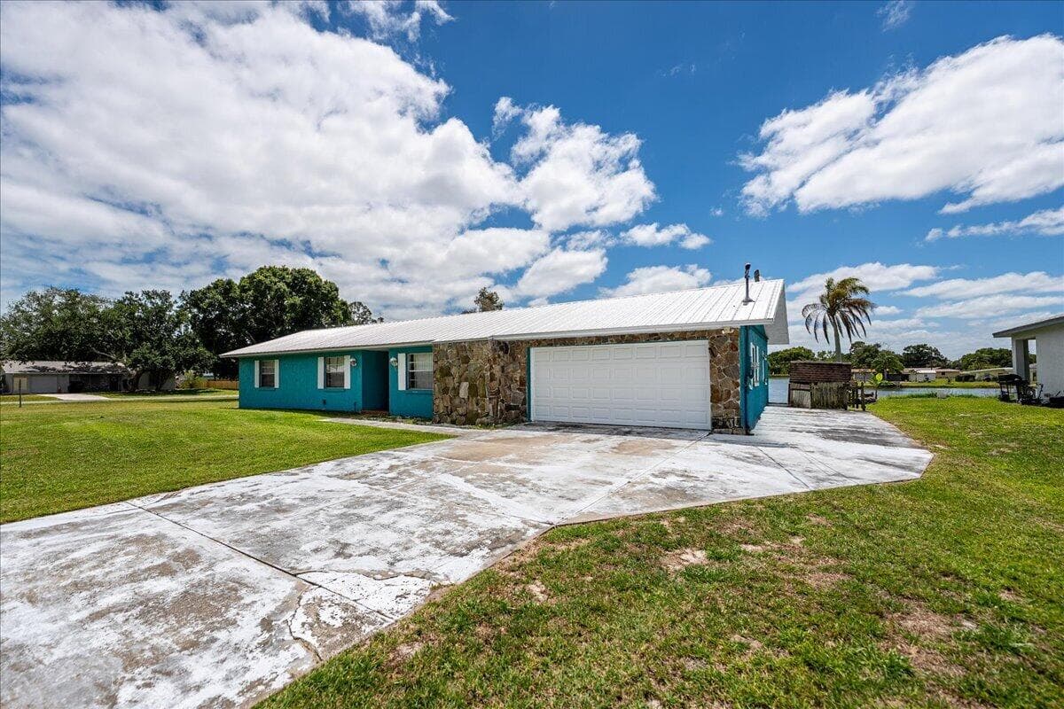 6901 Salerno Road, Fort Pierce, FL 34951 — photo 4 of 60