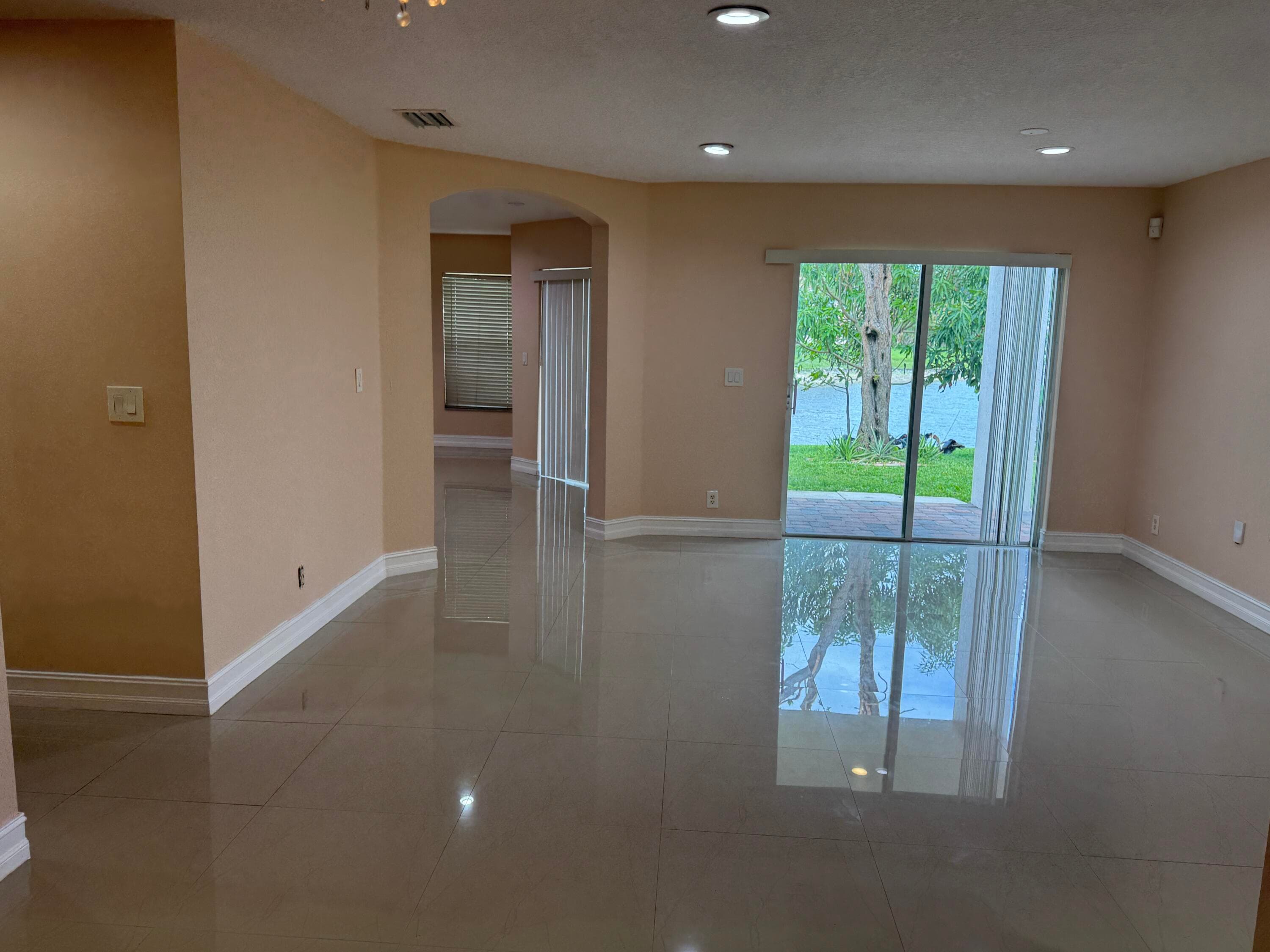 6457 Adriatic Way, Lake Belvedere Estates, FL 33413 — photo 5 of 27