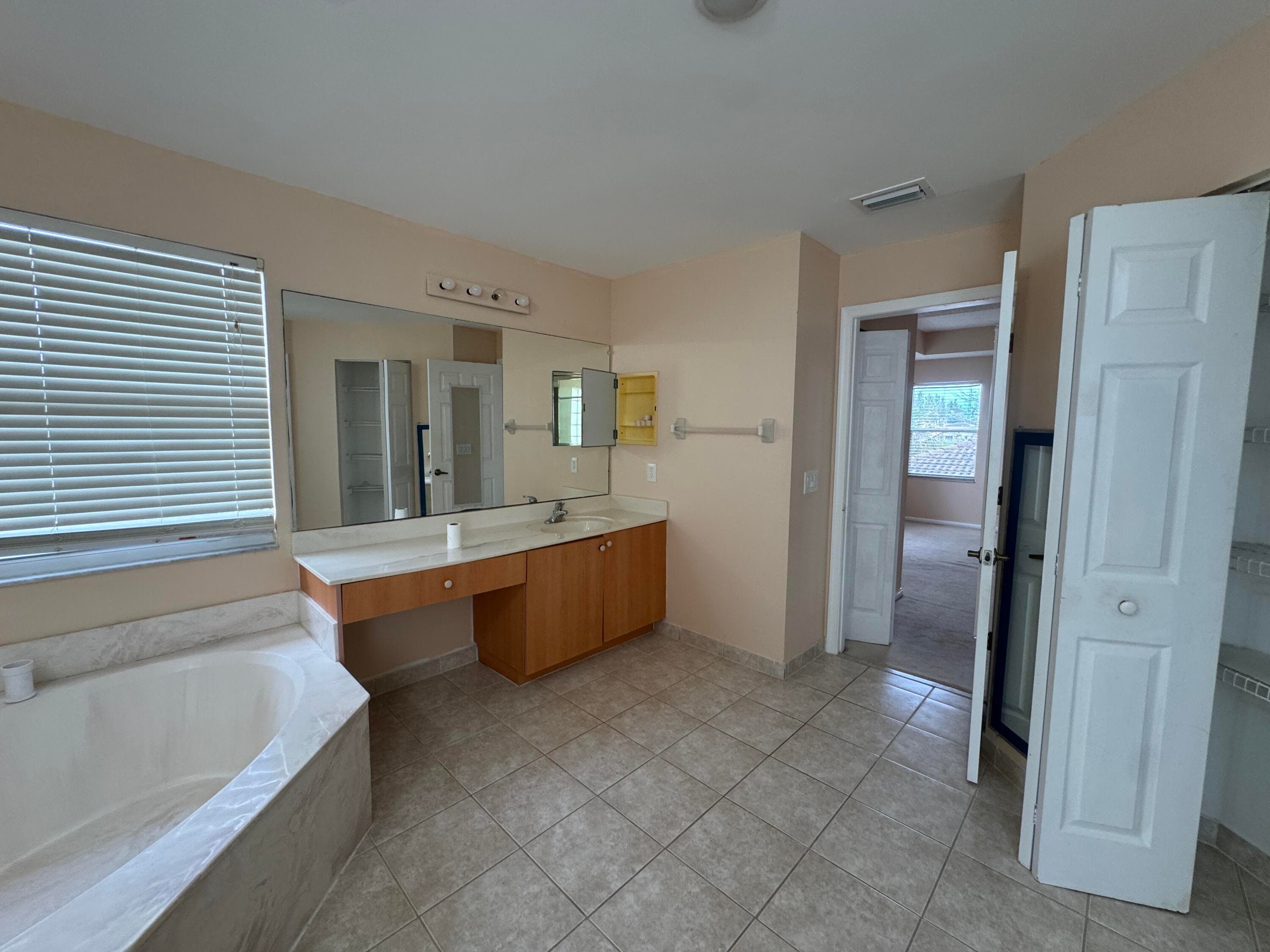 6457 Adriatic Way, Lake Belvedere Estates, FL 33413 — photo 19 of 27