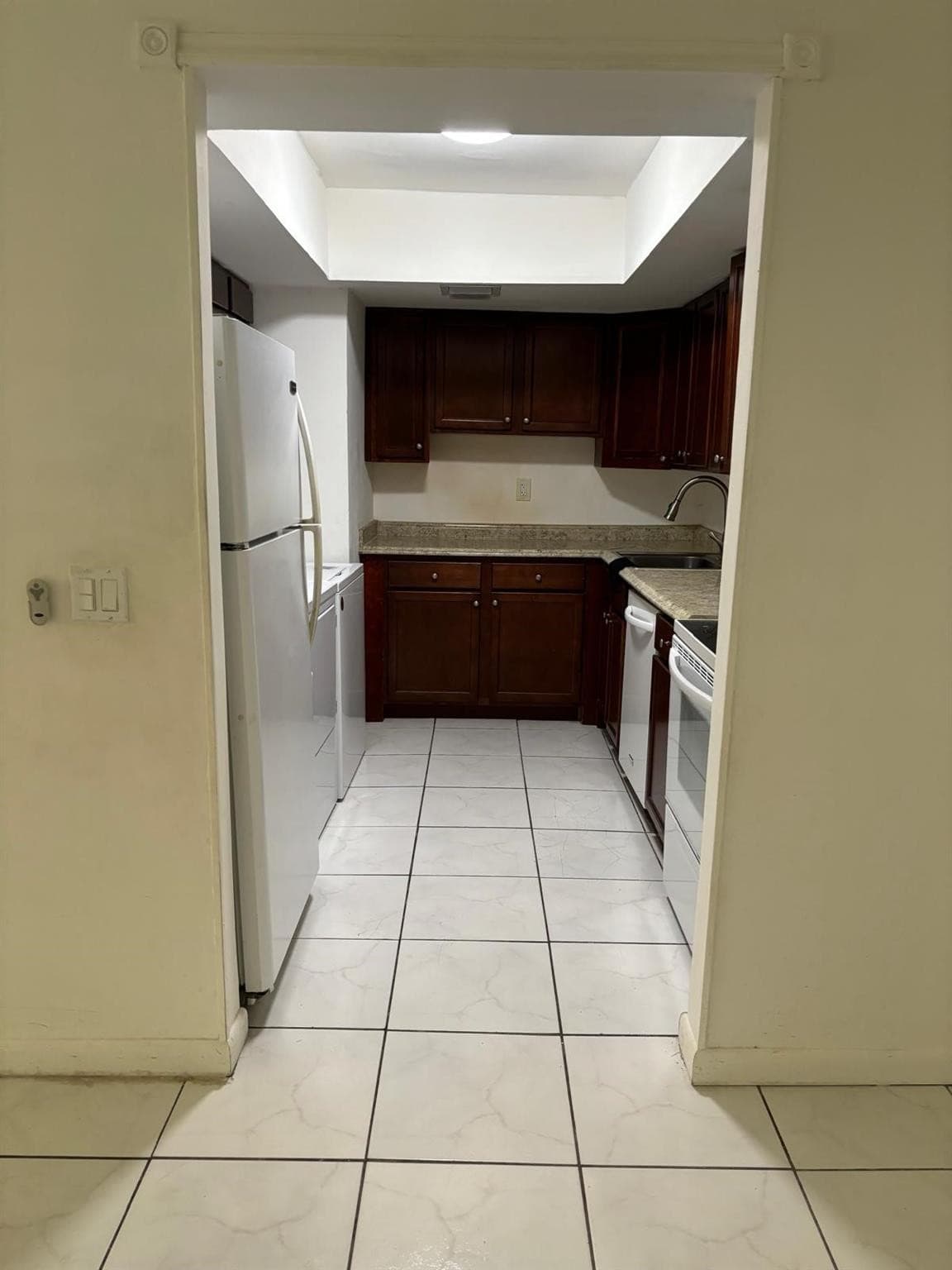 2148 NW 57th Avenue 14-e, Lauderhill, FL 33313 — photo 4 of 18