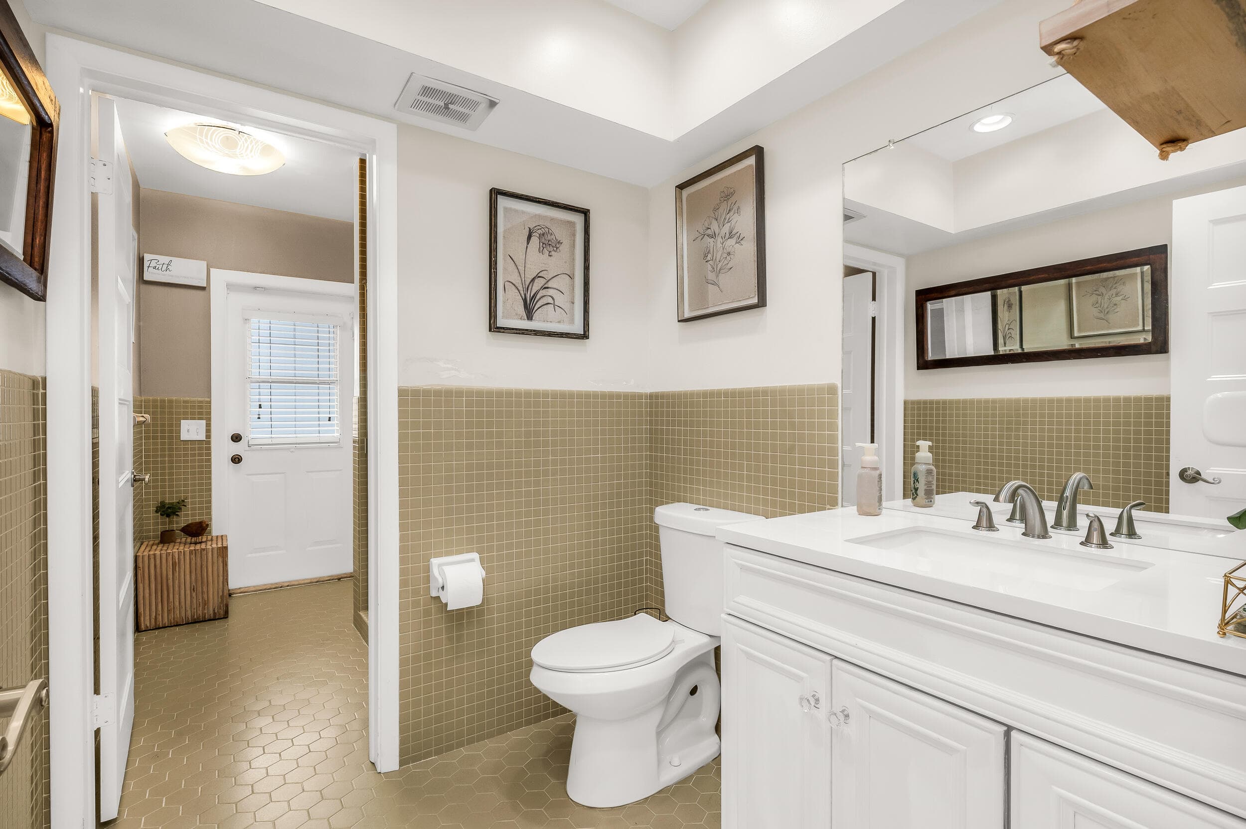 4734 Jefferson Street, Hollywood, FL 33021 — photo 13 of 68