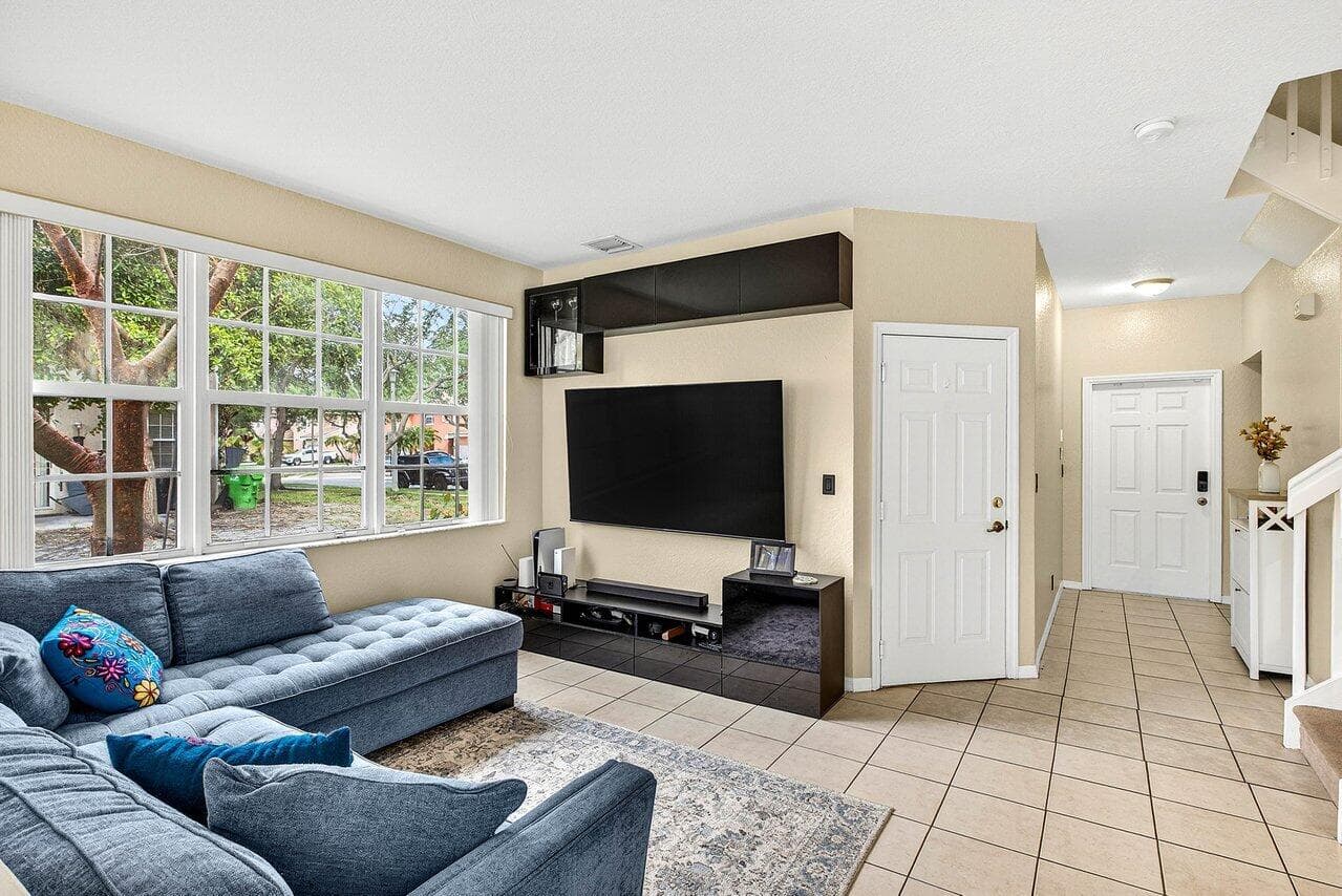 9090 NW 40th Place, Sunrise, FL 33351 — photo 3 of 25