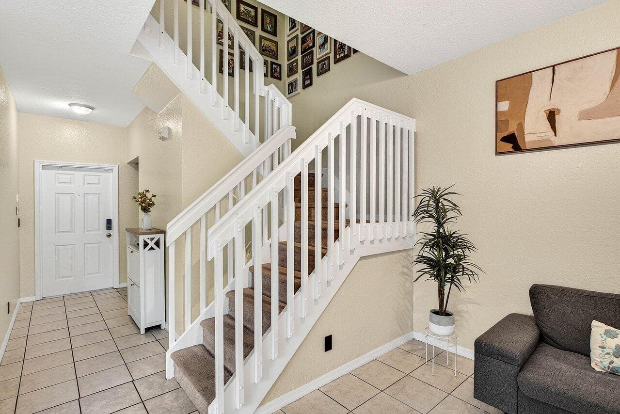 9090 NW 40th Place, Sunrise, FL 33351 — photo 4 of 25