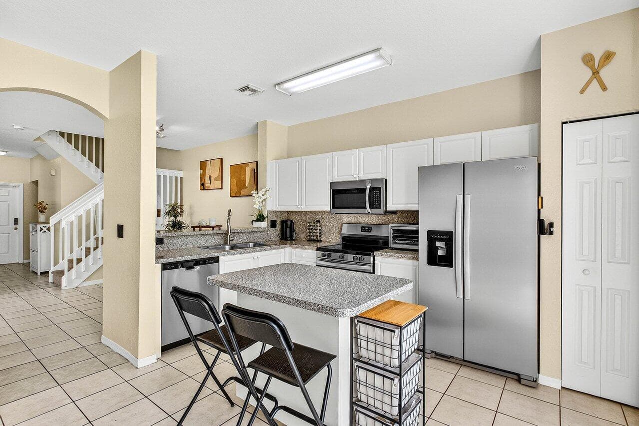 9090 NW 40th Place, Sunrise, FL 33351 — photo 6 of 25