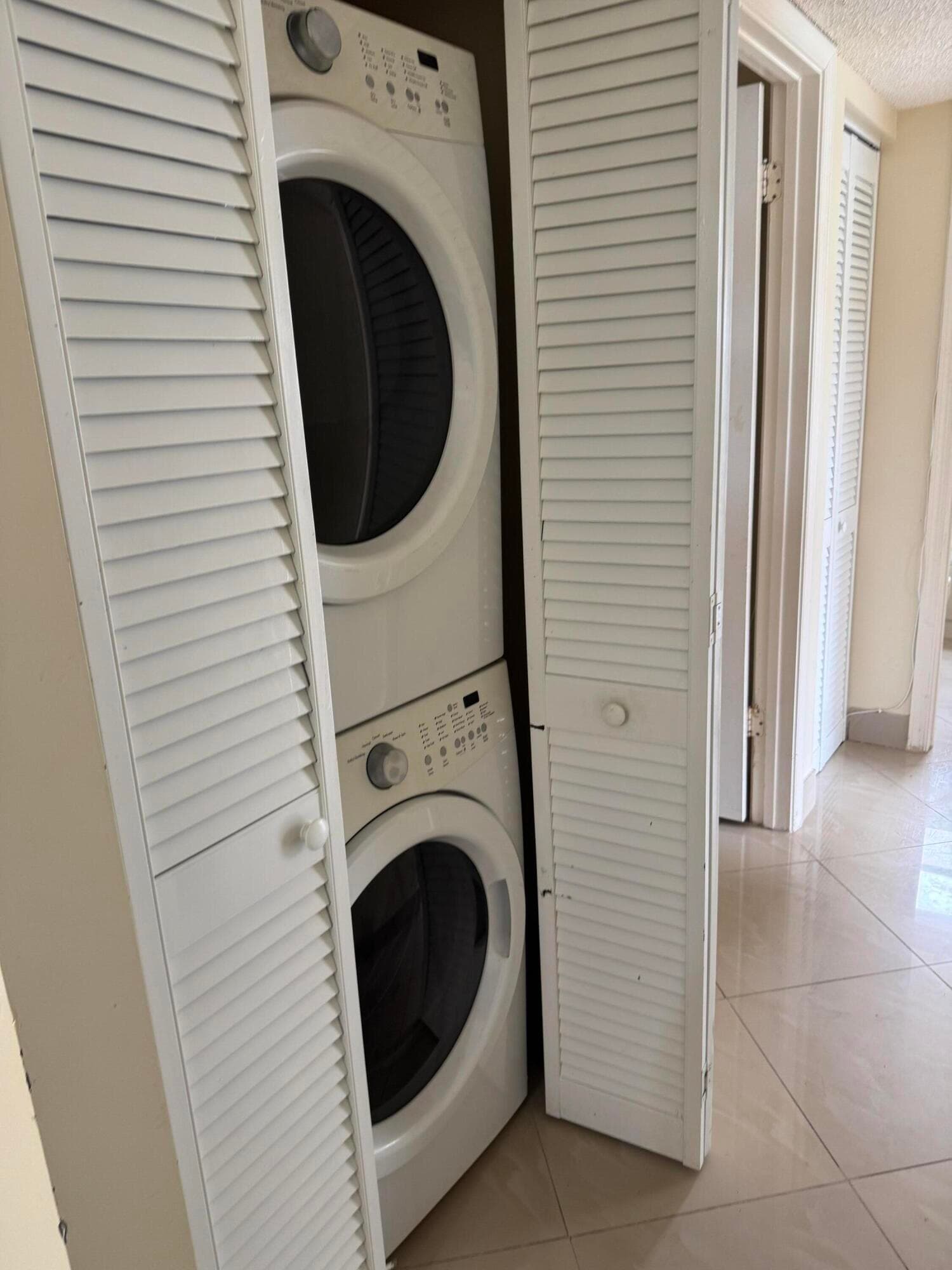 9921 Three Lakes Circle 9921, Boca Raton, FL 33428 — photo 11 of 46