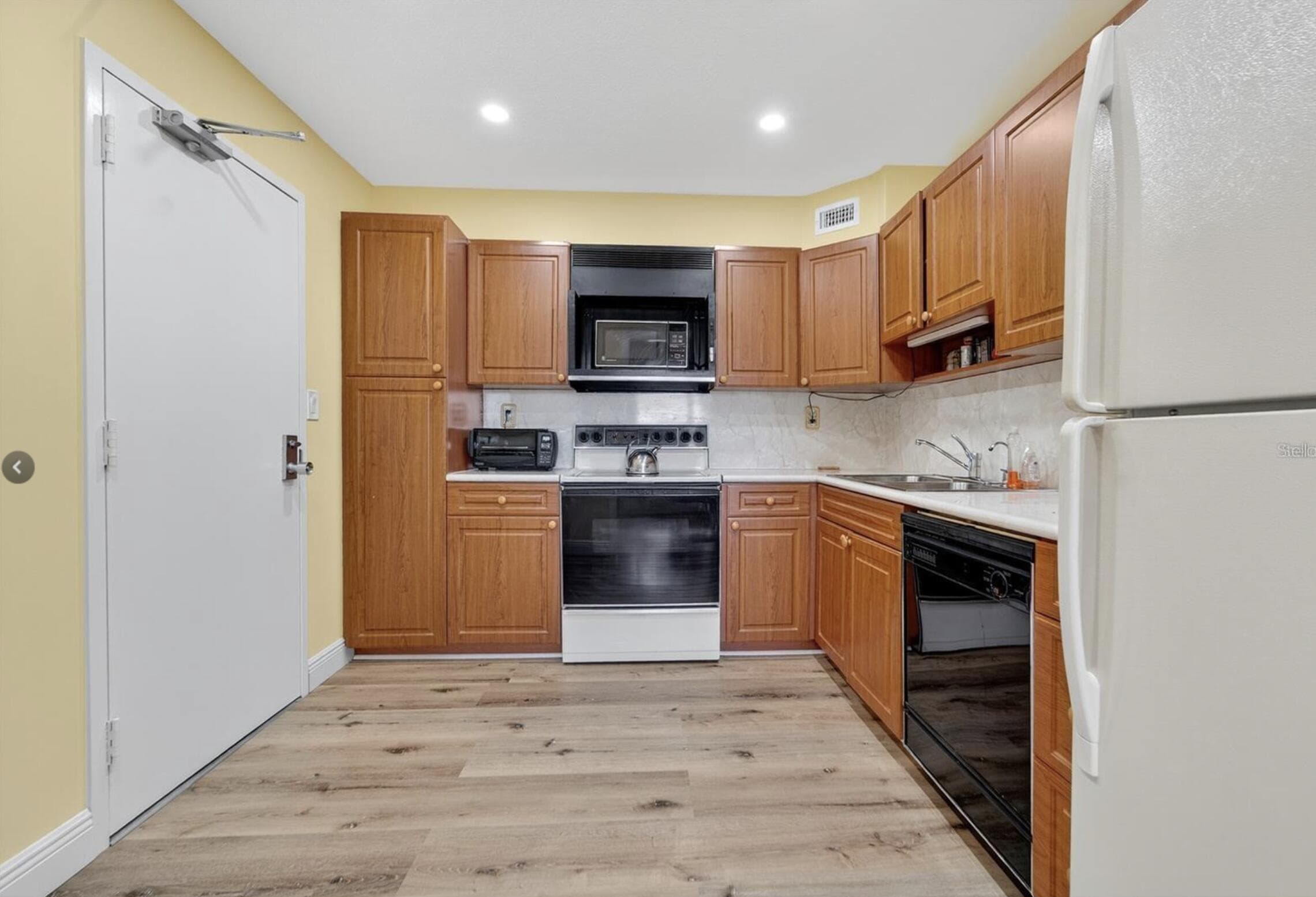10777 W Sample Road 1212, Coral Springs, FL 33065 — photo 13 of 31