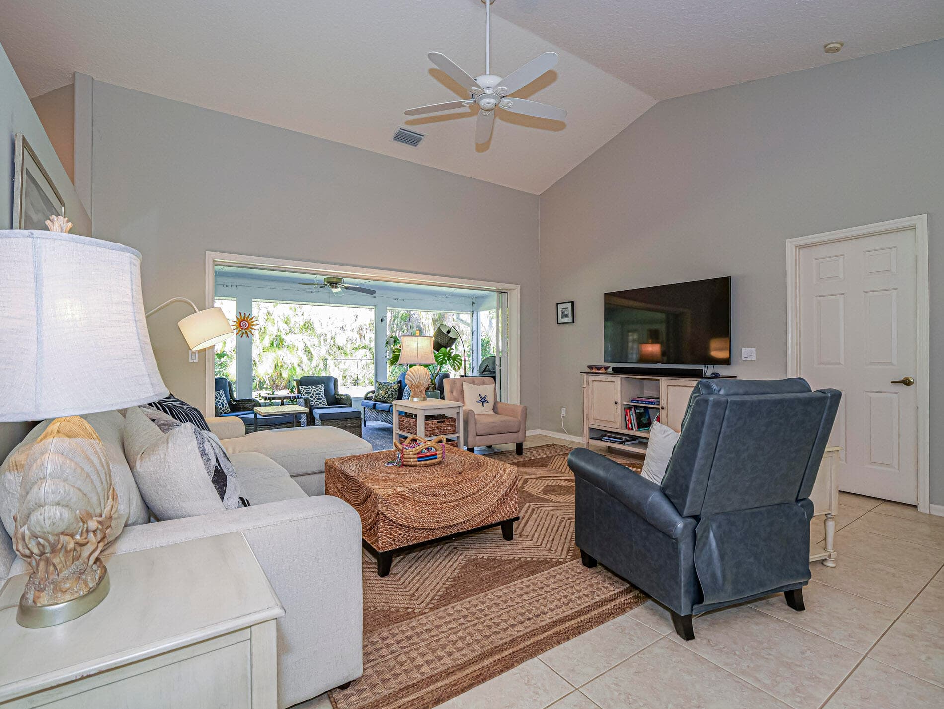735 23rd Avenue, Vero Beach, FL 32962 — photo 5 of 32