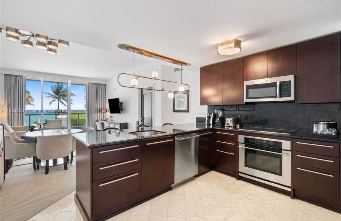 4391 Collins Avenue Unit 623, Miami Beach, FL 33140 — photo 8 of 24