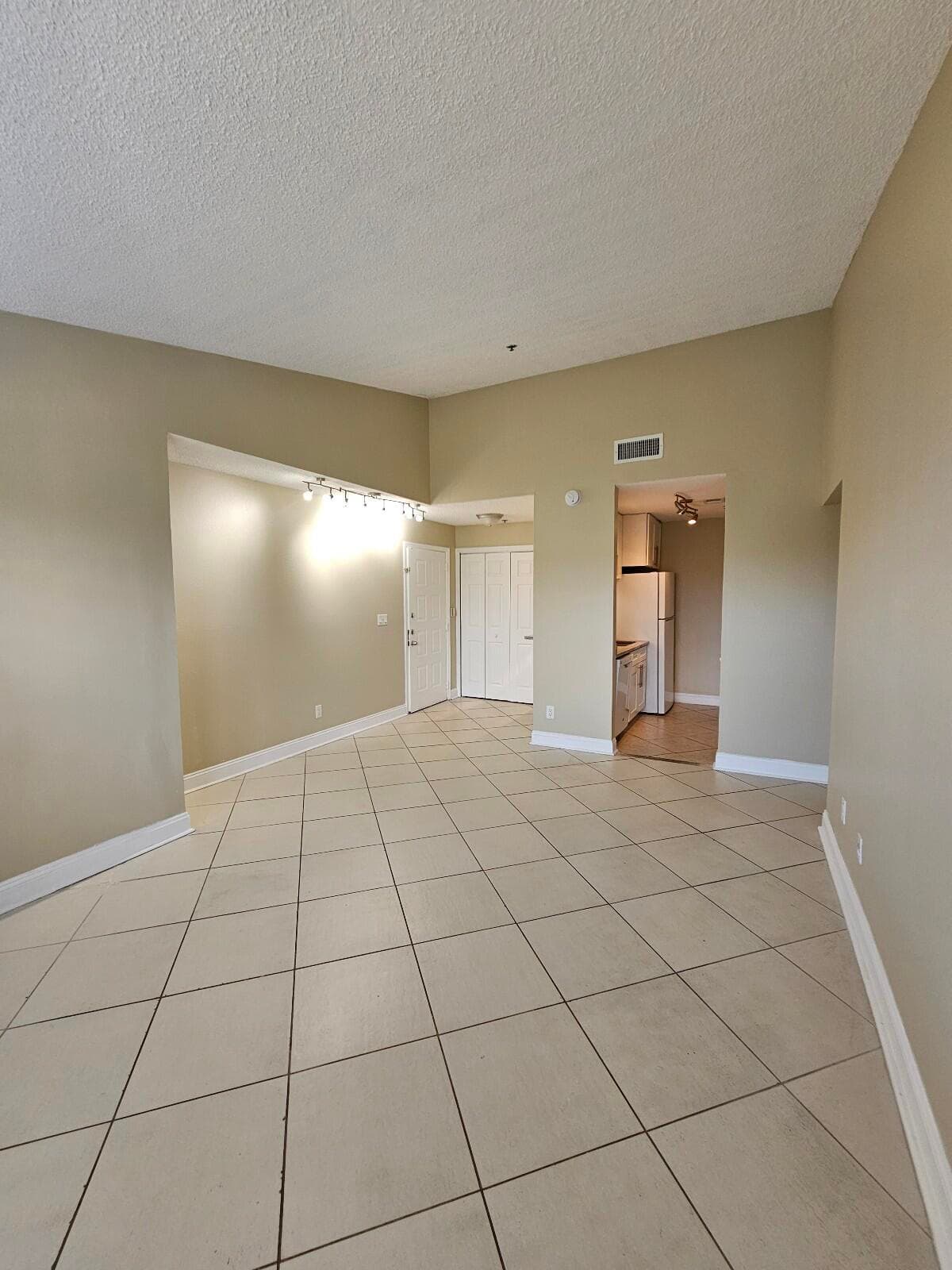 2317 N Congress Avenue 33, Boynton Beach, FL 33426 — photo 1 of 20