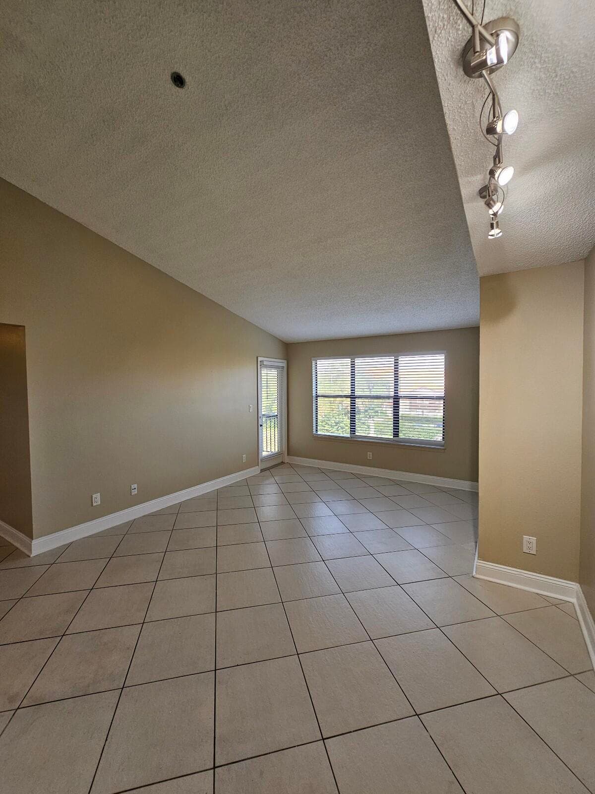 2317 N Congress Avenue 33, Boynton Beach, FL 33426 — photo 2 of 20