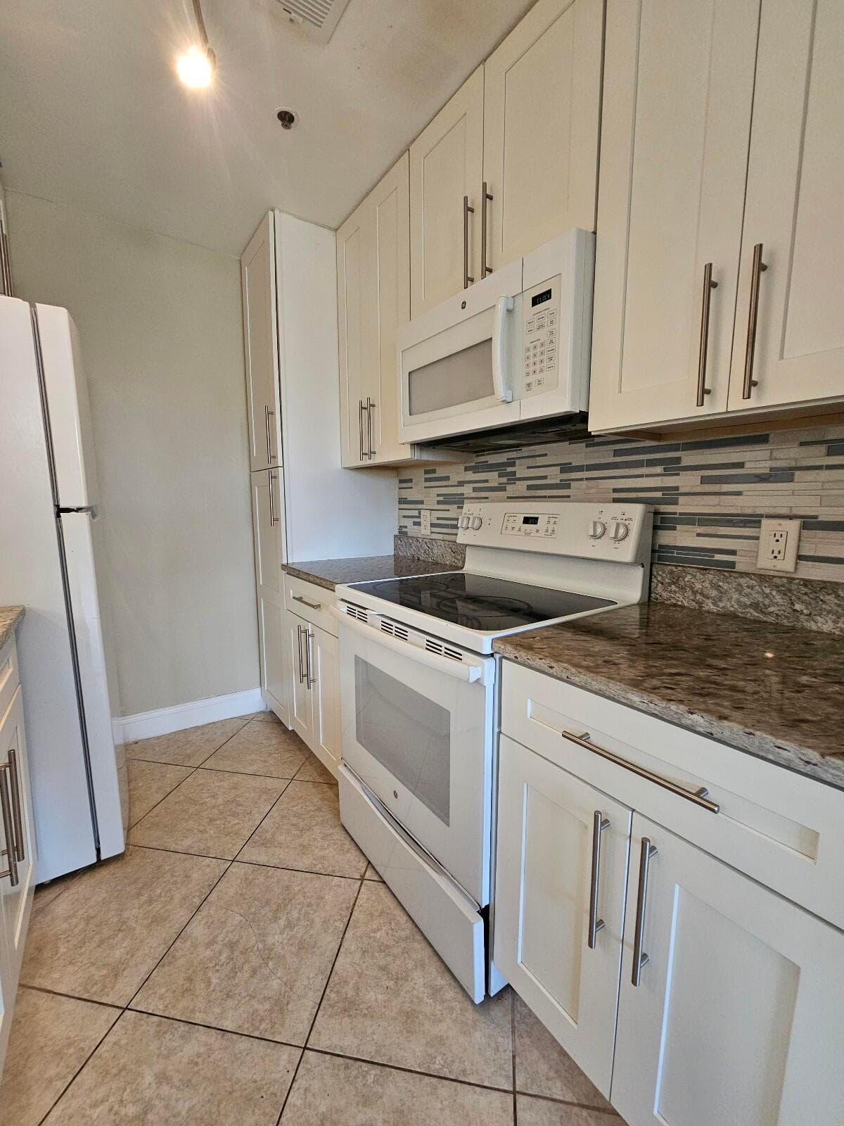2317 N Congress Avenue 33, Boynton Beach, FL 33426 — photo 9 of 20