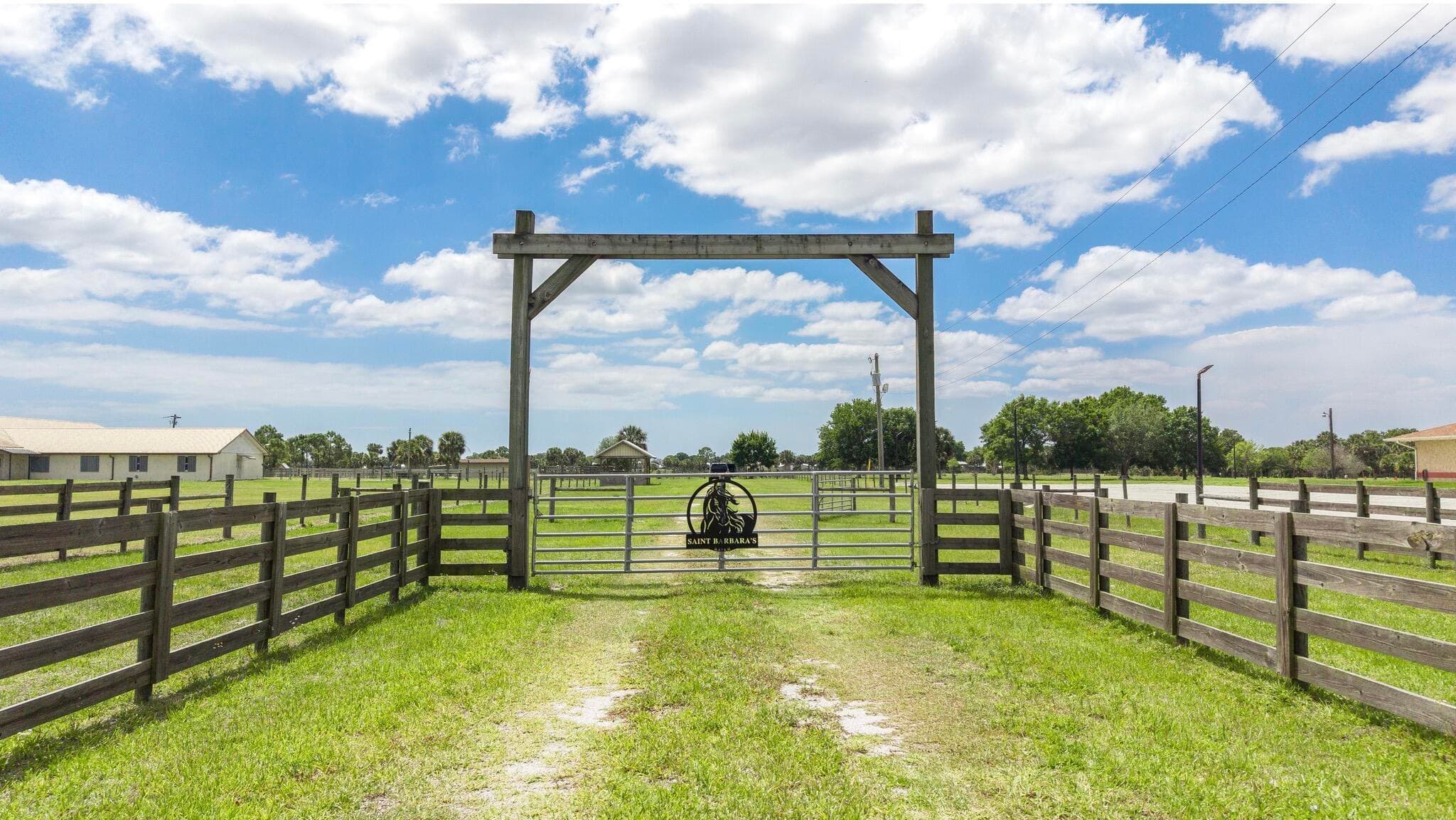 8164 Highway 70 W, Okeechobee, FL 34972 — photo 3 of 24